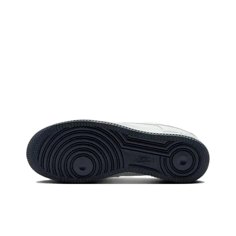 Nike Air Force 1 Low '07 LV8 Photon Dust Obsidian | Banlieue91