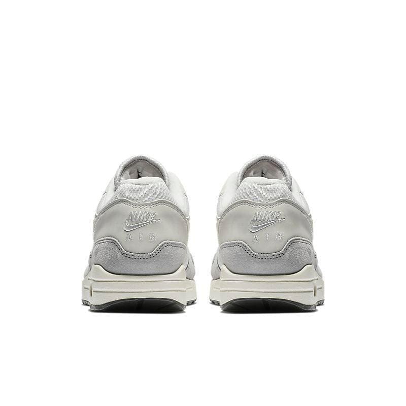 Nike Air Max 87 'Vast Grey' | Banlieue91