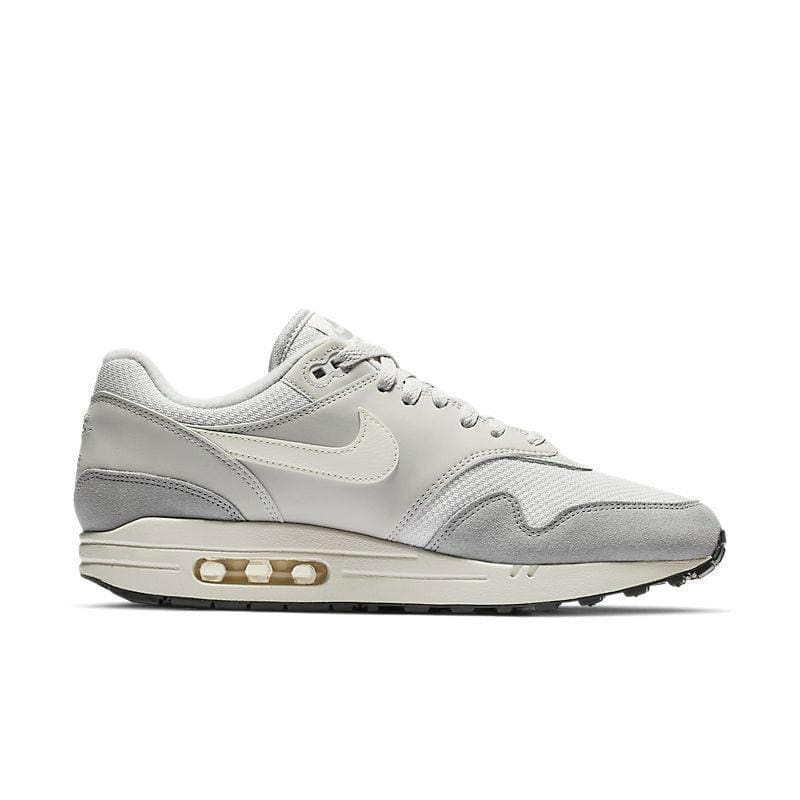 Nike Air Max 87 'Vast Grey' | Banlieue91