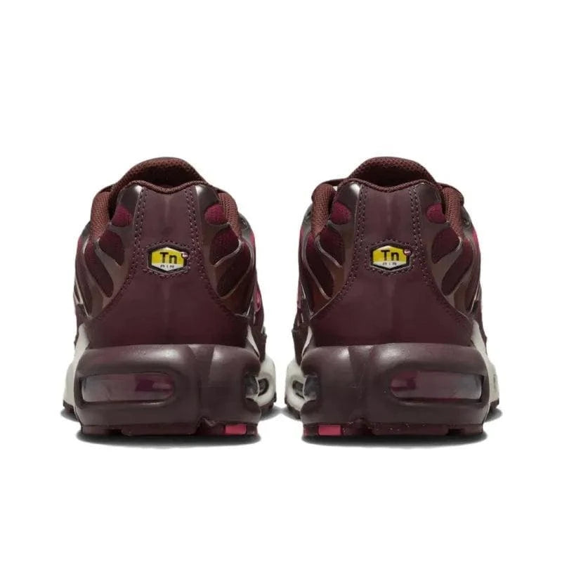 Nike Air Max Plus 'Burgundy Crush' | Banlieue91