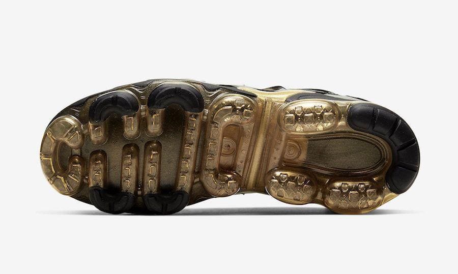 Nike Air VaporMax Plus 'Black Metallic Gold' | Banlieue91