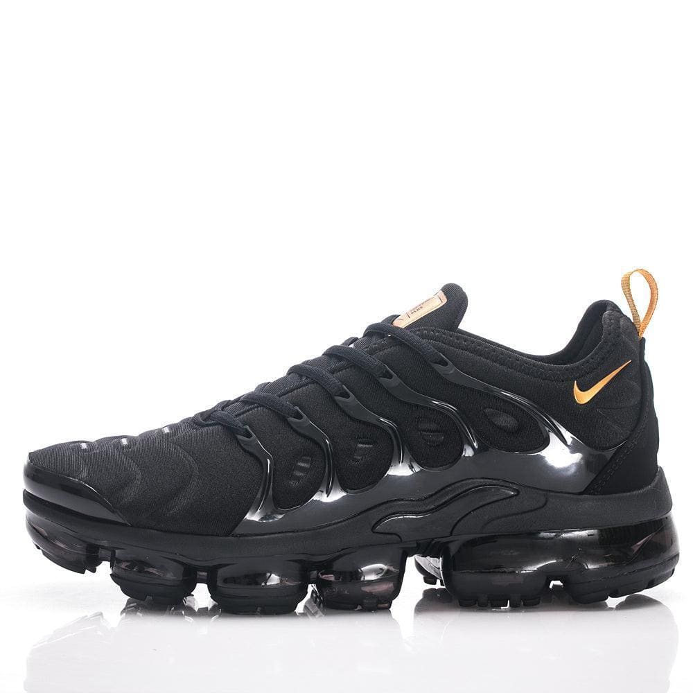 Nike Air VaporMax Plus Black Metallic Gold Sneakers | Banlieue91