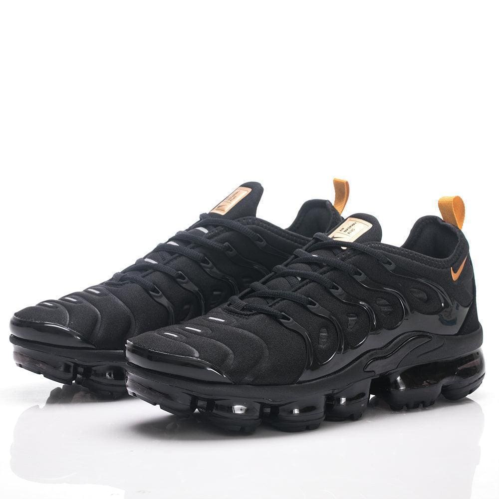 Nike Air VaporMax Plus Black Metallic Gold Sneakers | Banlieue91