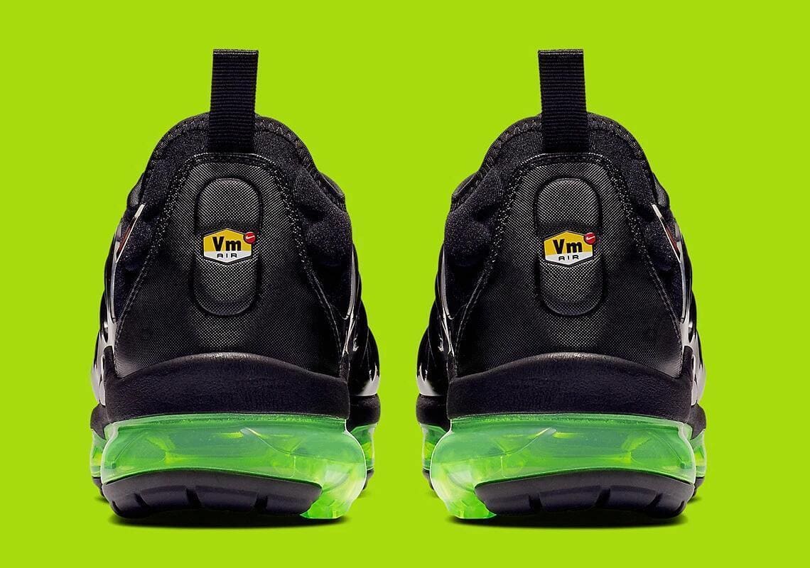 Nike Air VaporMax Plus Black Volt Sole Sneakers - Men's | Banlieue91
