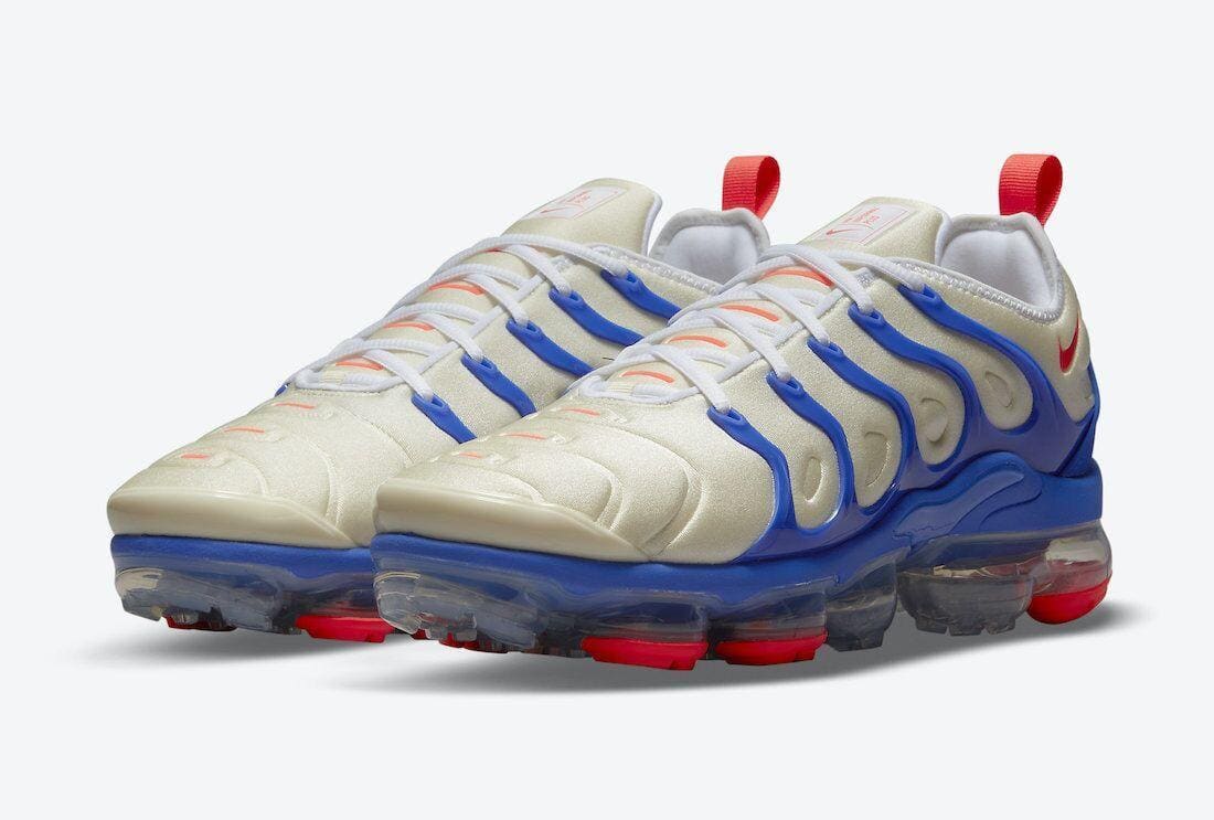 Nike Air VaporMax Plus 'Coconut Milk Hyper Royal' | Banlieue91