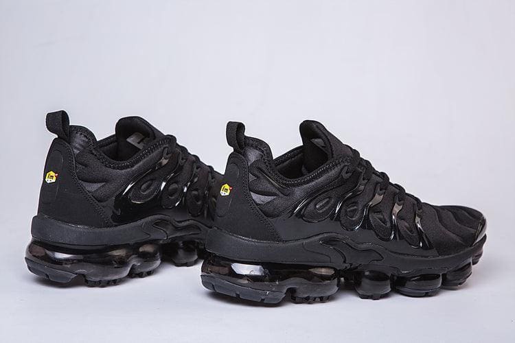 Nike Air VaporMax Plus Triple Black Sneakers – All-Day Comfort | Banlieue91
