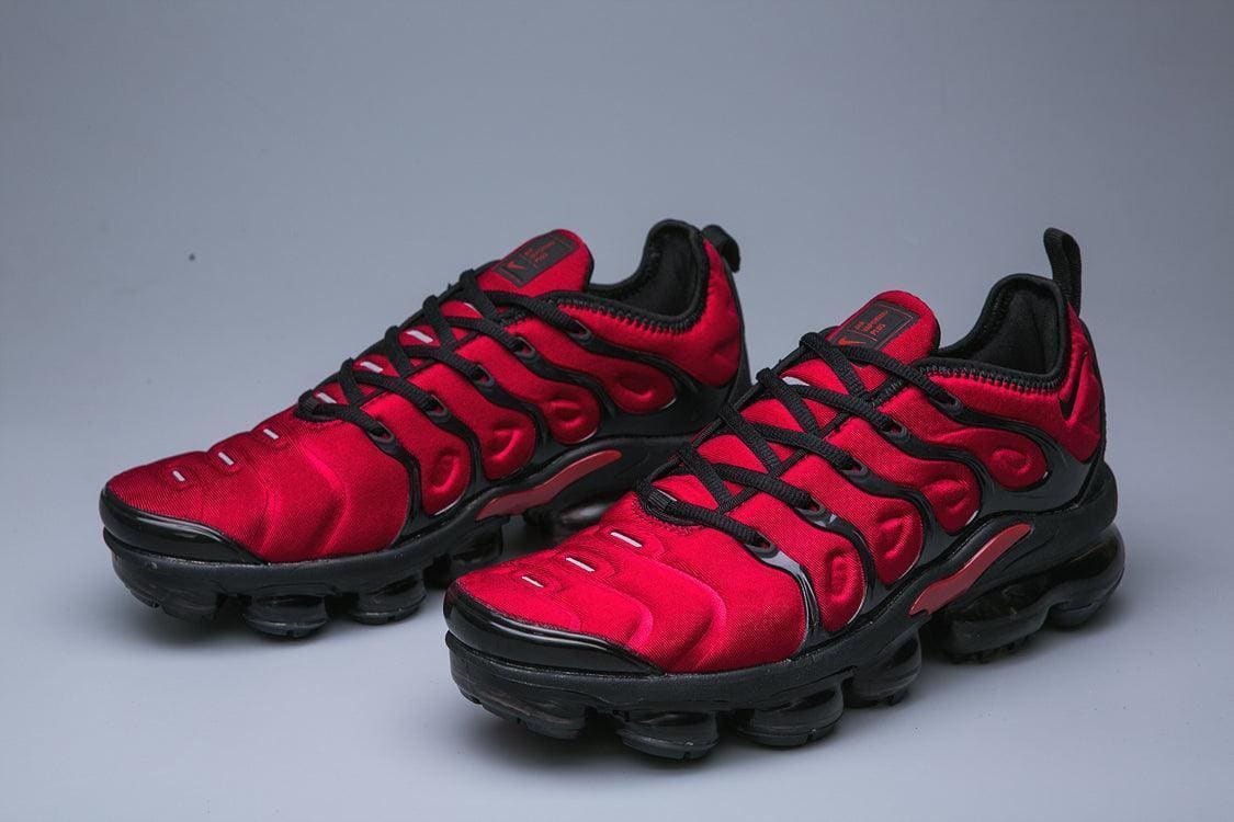 Nike Air VaporMax Plus 'University Red Black' | Banlieue91