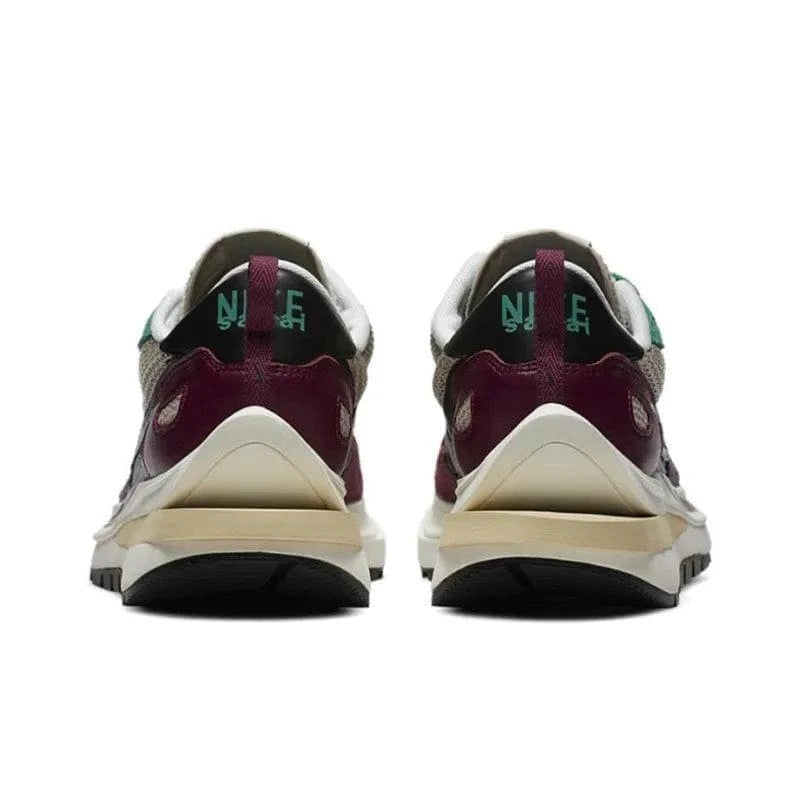 Nike X Sacai VaporWaffle 'Villain Red/Neptune Green' | Banlieue91