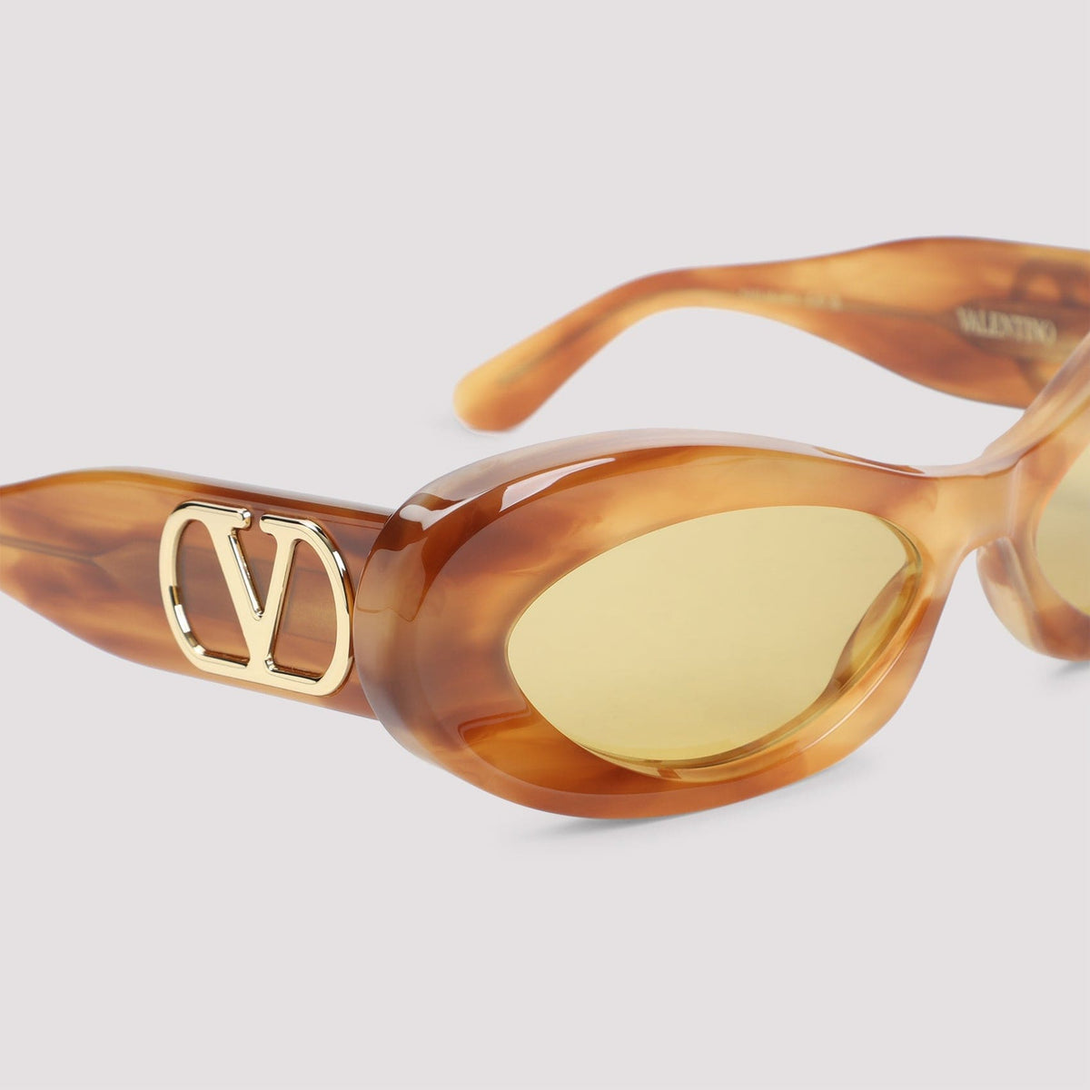 VALENTINO GARAVANI Chic Acetate Sunglasses for Women | Banlieue91