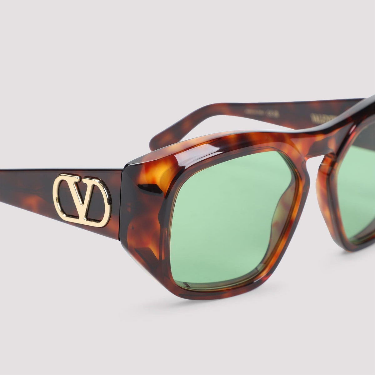 VALENTINO GARAVANI Chic Acetate Sunglasses for Women | Banlieue91