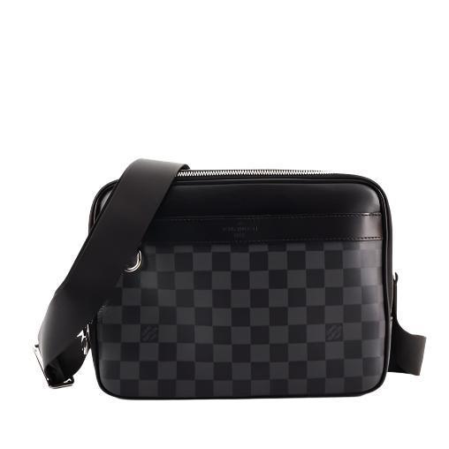 Louis Vuitton Men's Bag - Banlieue91