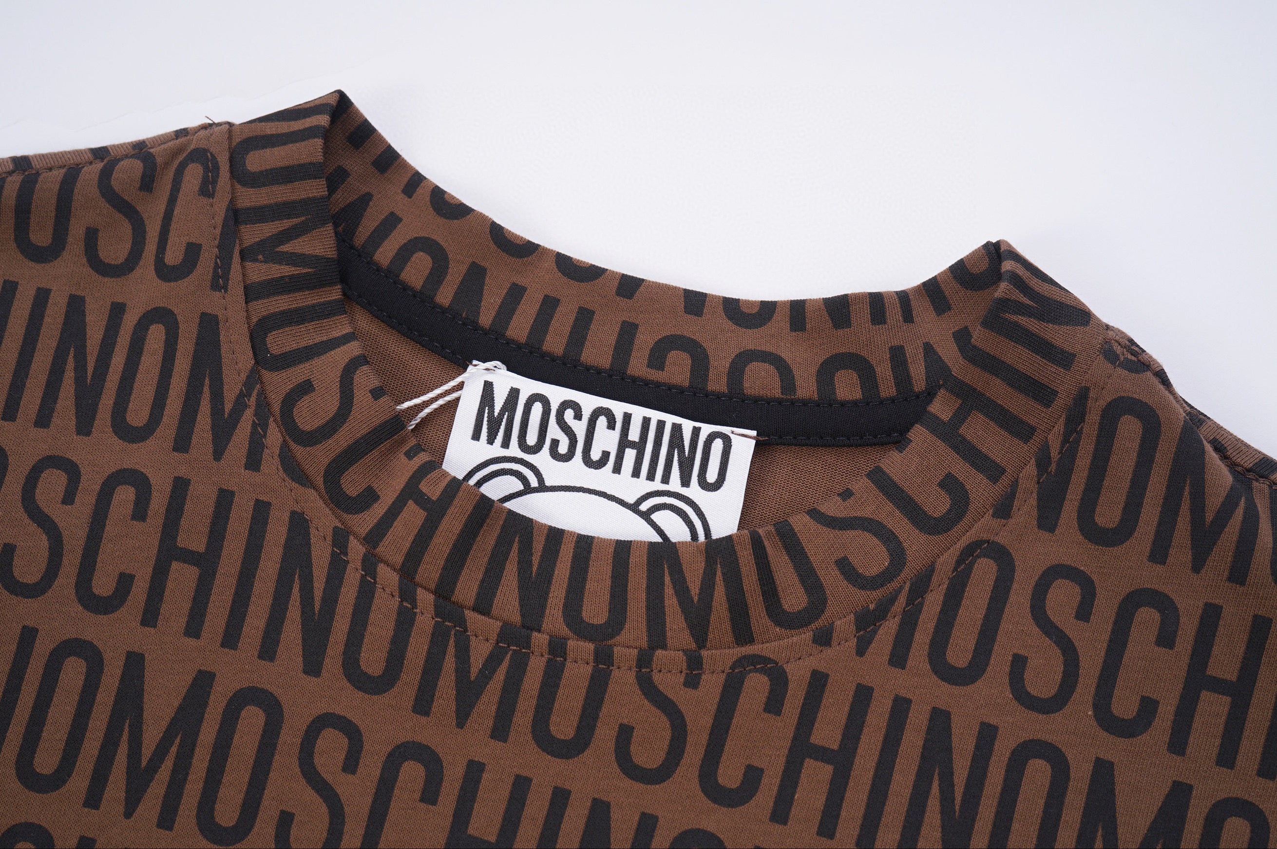 Moschino T-Shirt Without Collar 'Brown-Black' - Banlieue91