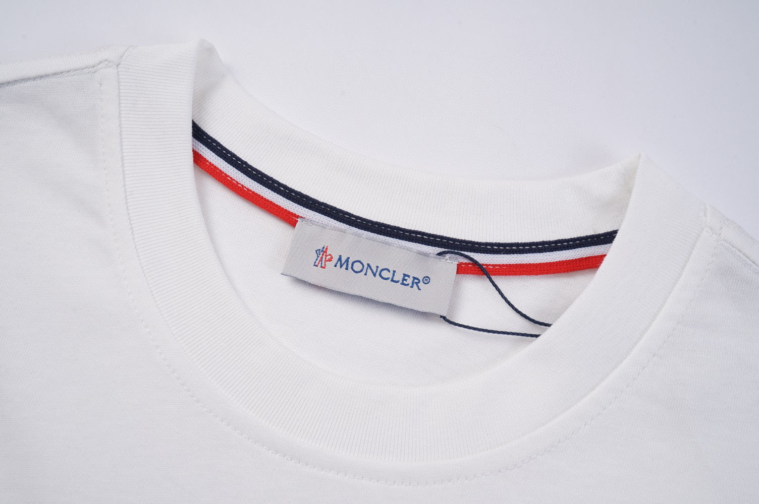 Moncler T-Shirt Without Collar 'White/Black/Red' - Banlieue91