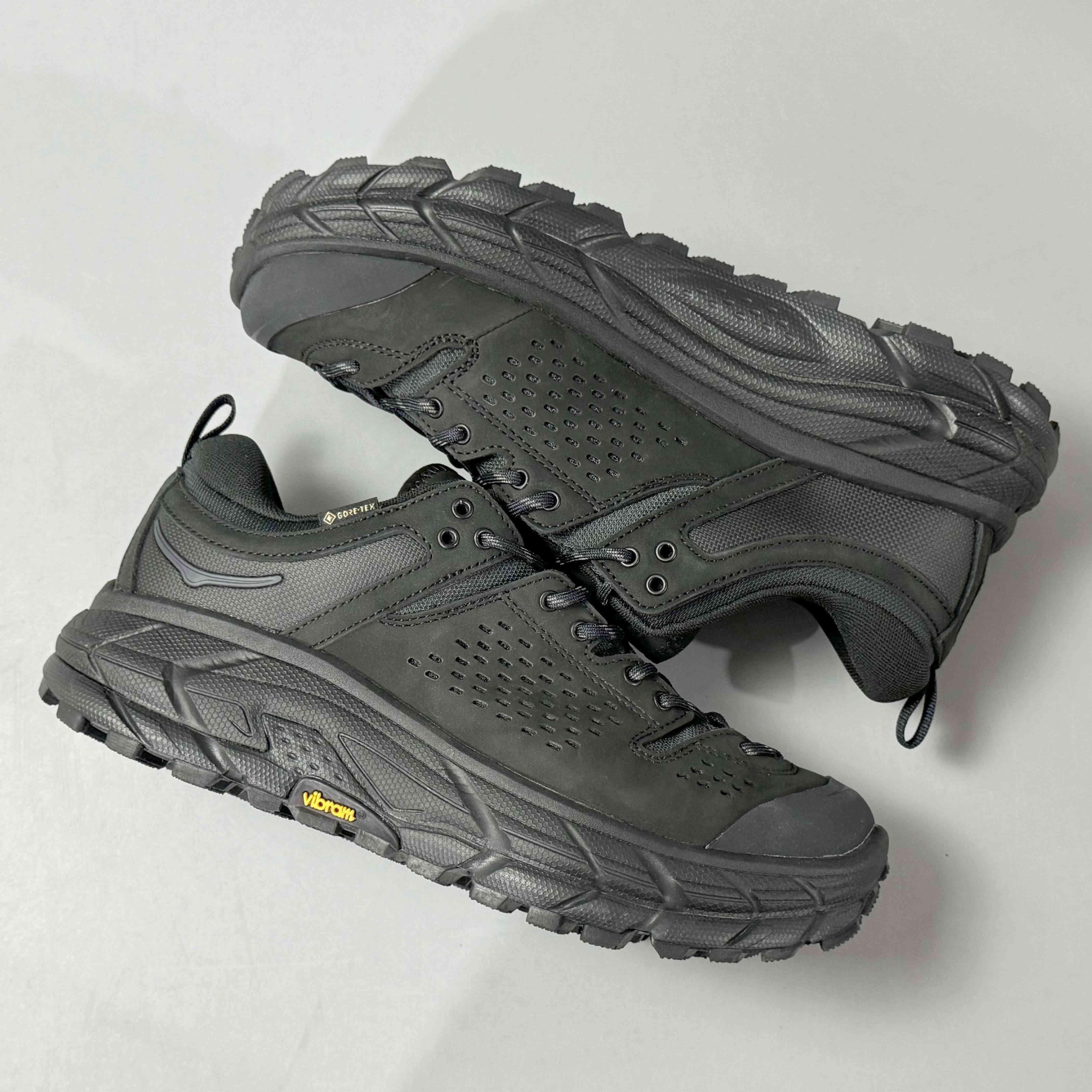 Hoka One One Tor Ultra Low 'Black' - Banlieue91