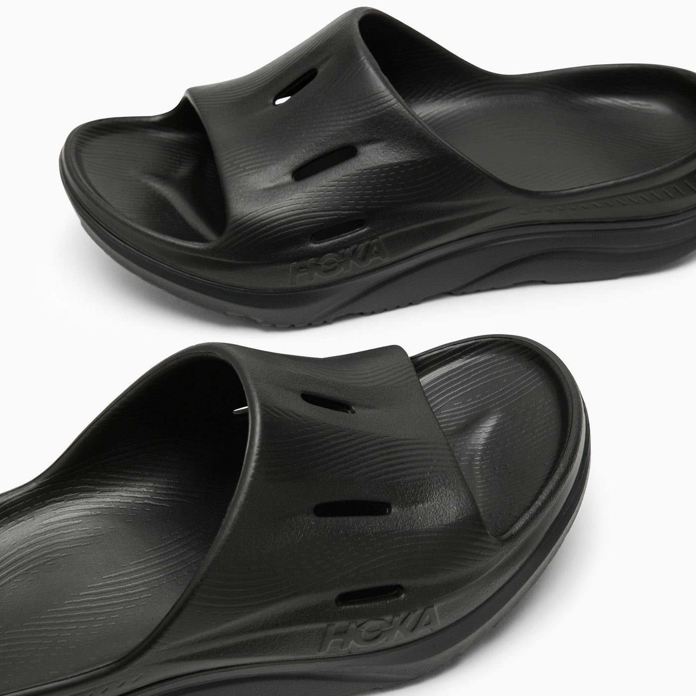 Hoka One One Black Ora Recovery Slide 3 - Banlieue91 -