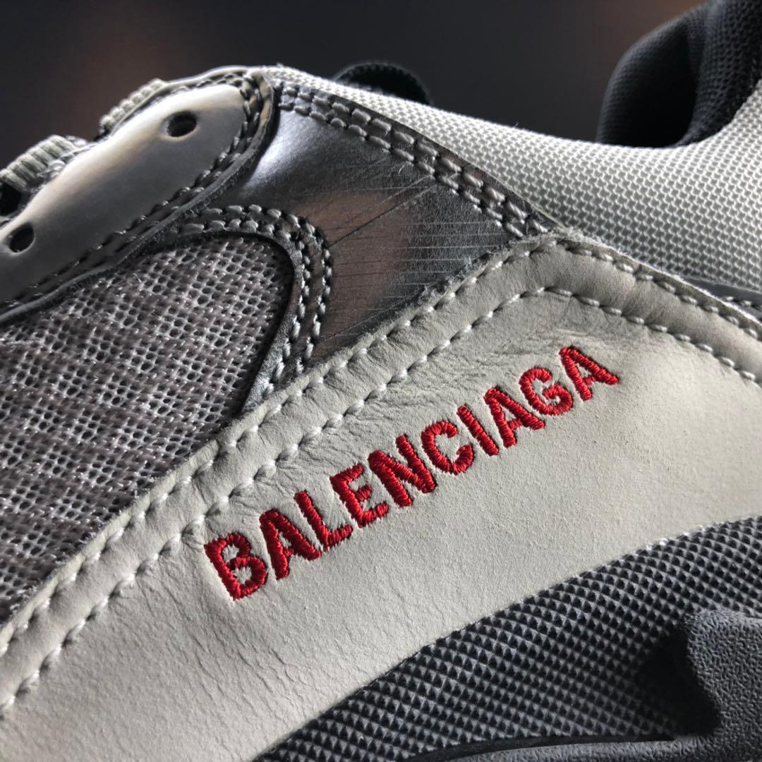 BALENCIAGA TRIPLE S SNEAKER - Banlieue91