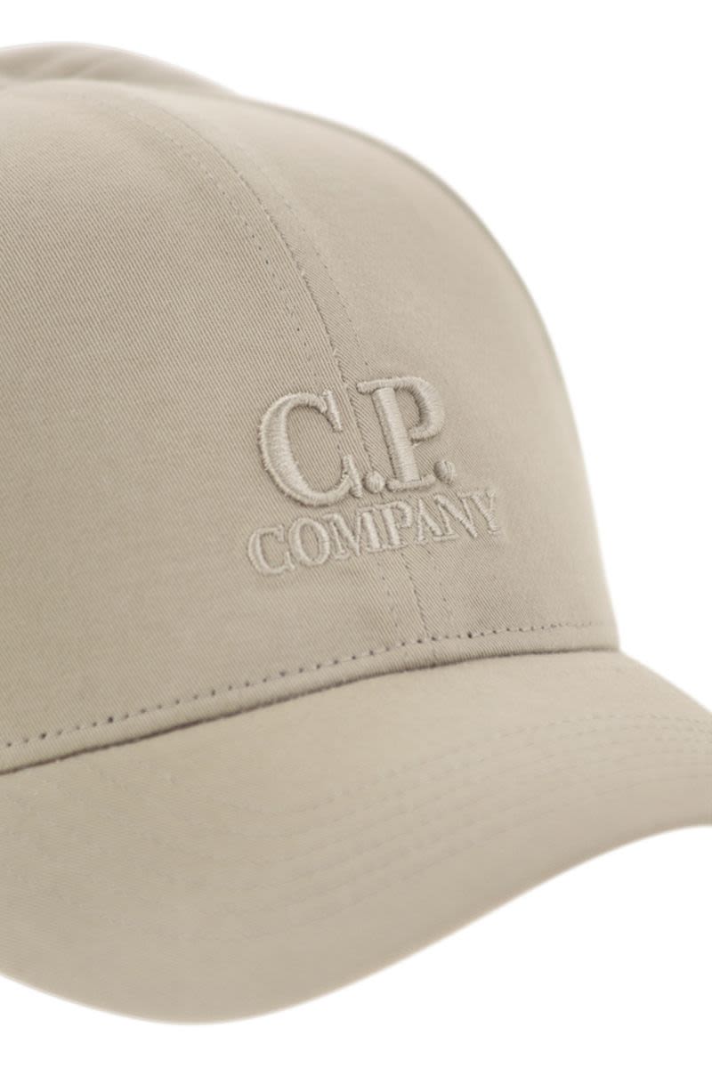 C.P.COMPANY Visor Hat with Embroidered Logo - Banlieue91 -