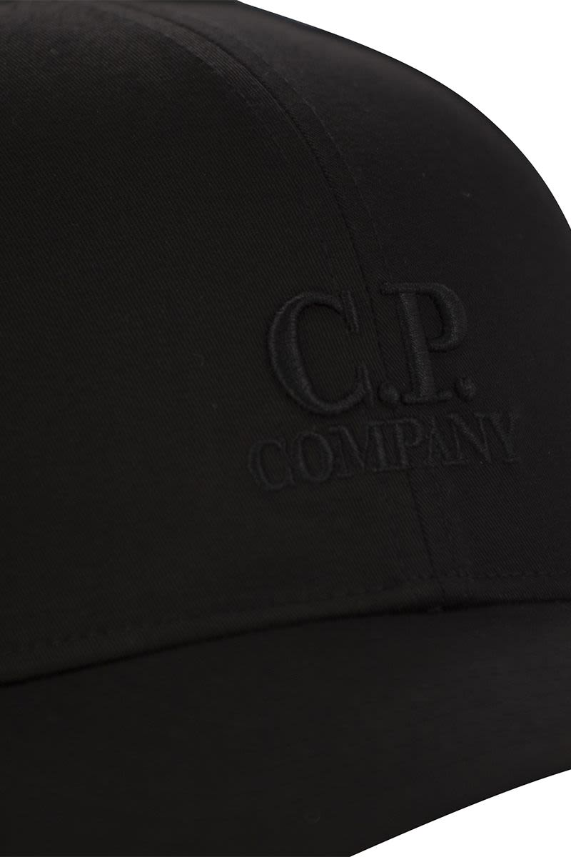 C.P.COMPANY Men's Visor Hat with Embroidered Logo - Banlieue91 -