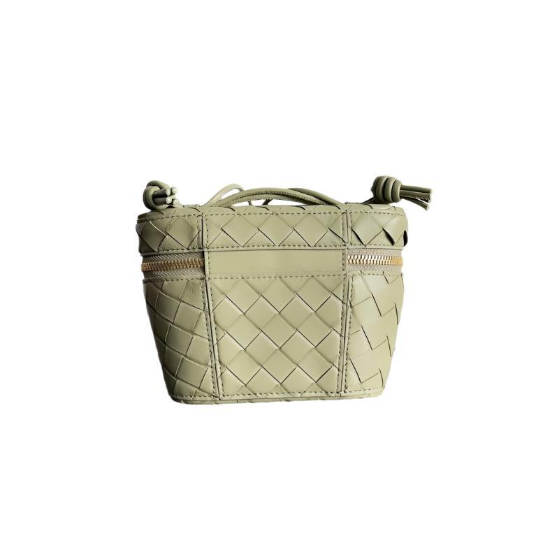 Bottega Veneta Small Vanity Case On Strap - Banlieue91