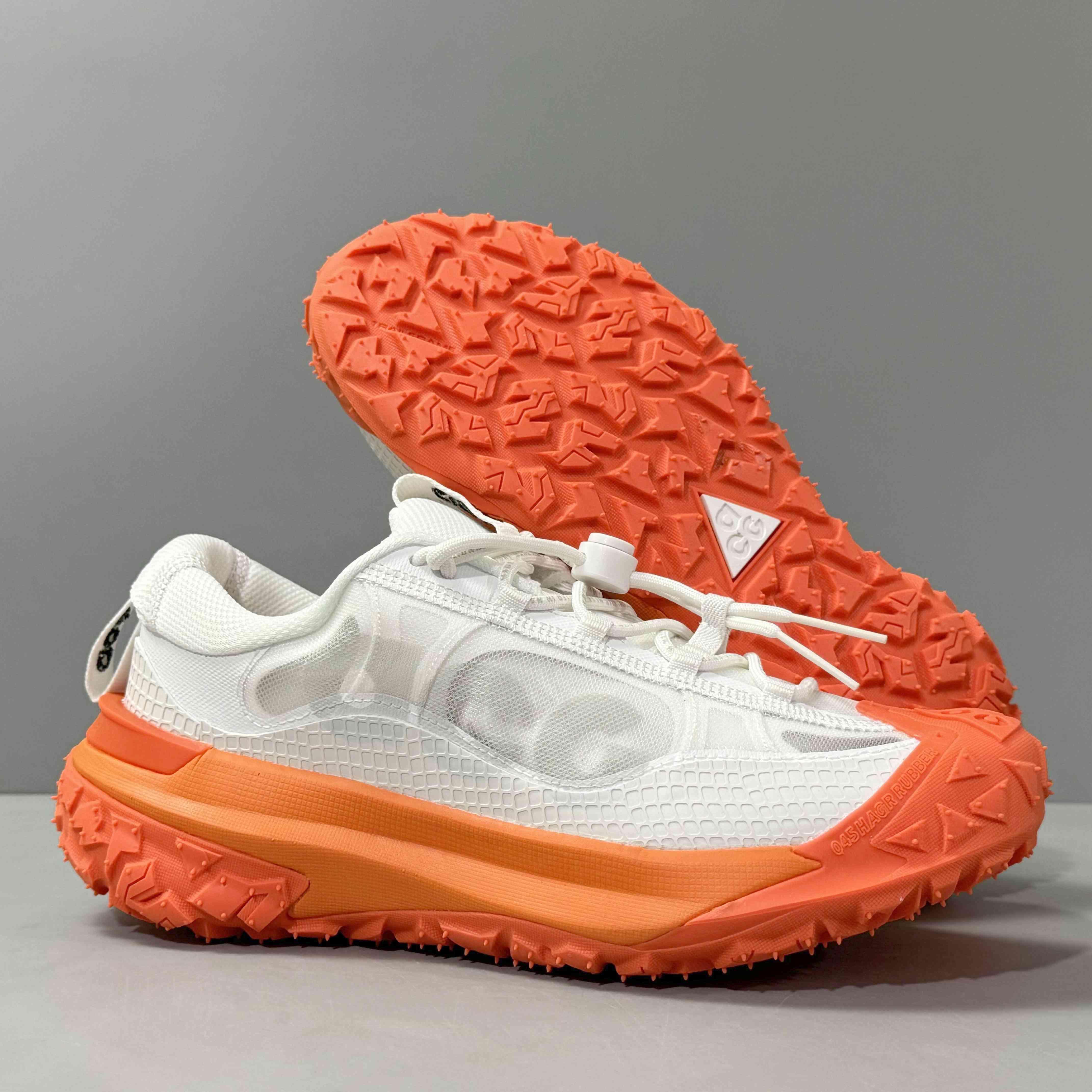 Nike ACG Mountain Fly Low SE 'Summit White Safety Orange' - Banlieue91