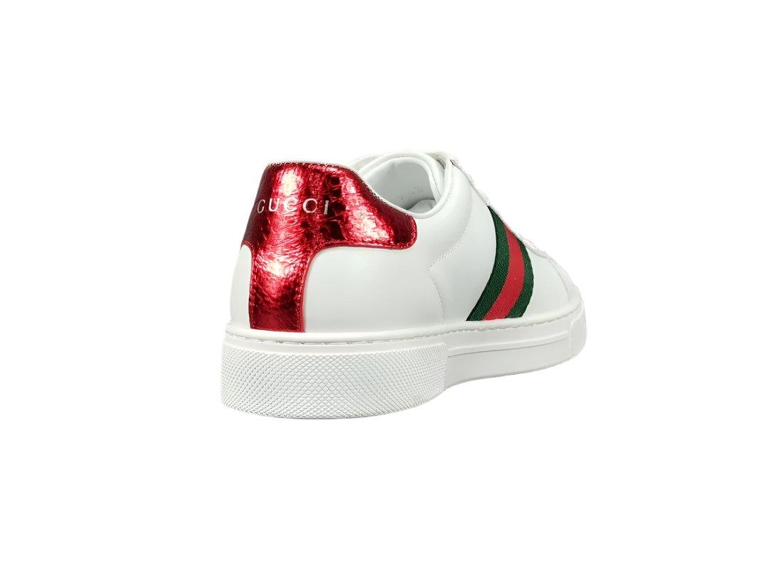 Gucci Ace GG Supreme Sneakers with Embroidered Bee - Banlieue91