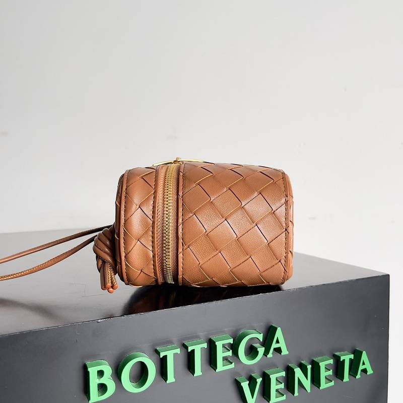 Bottega Veneta Small Vanity Case On Strap - Banlieue91