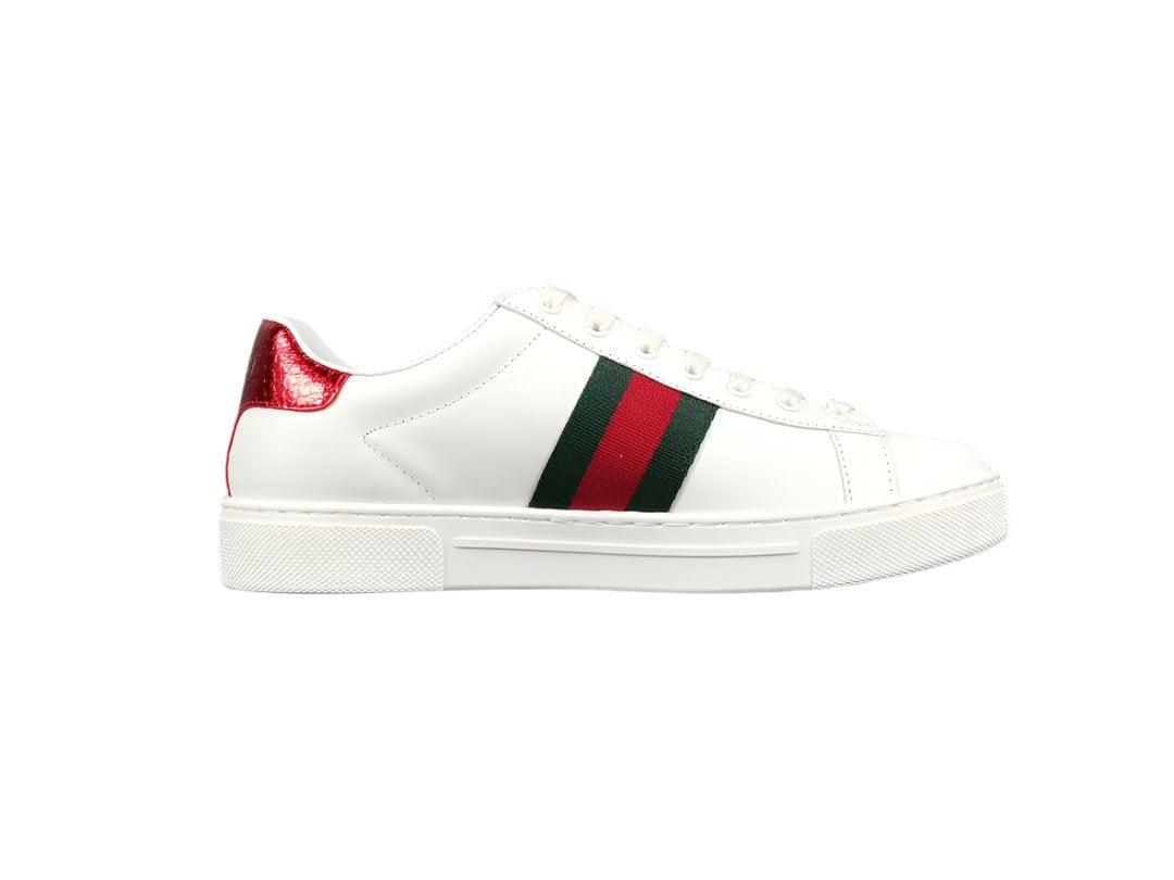 Gucci Ace GG Supreme Sneakers with Embroidered Bee - Banlieue91