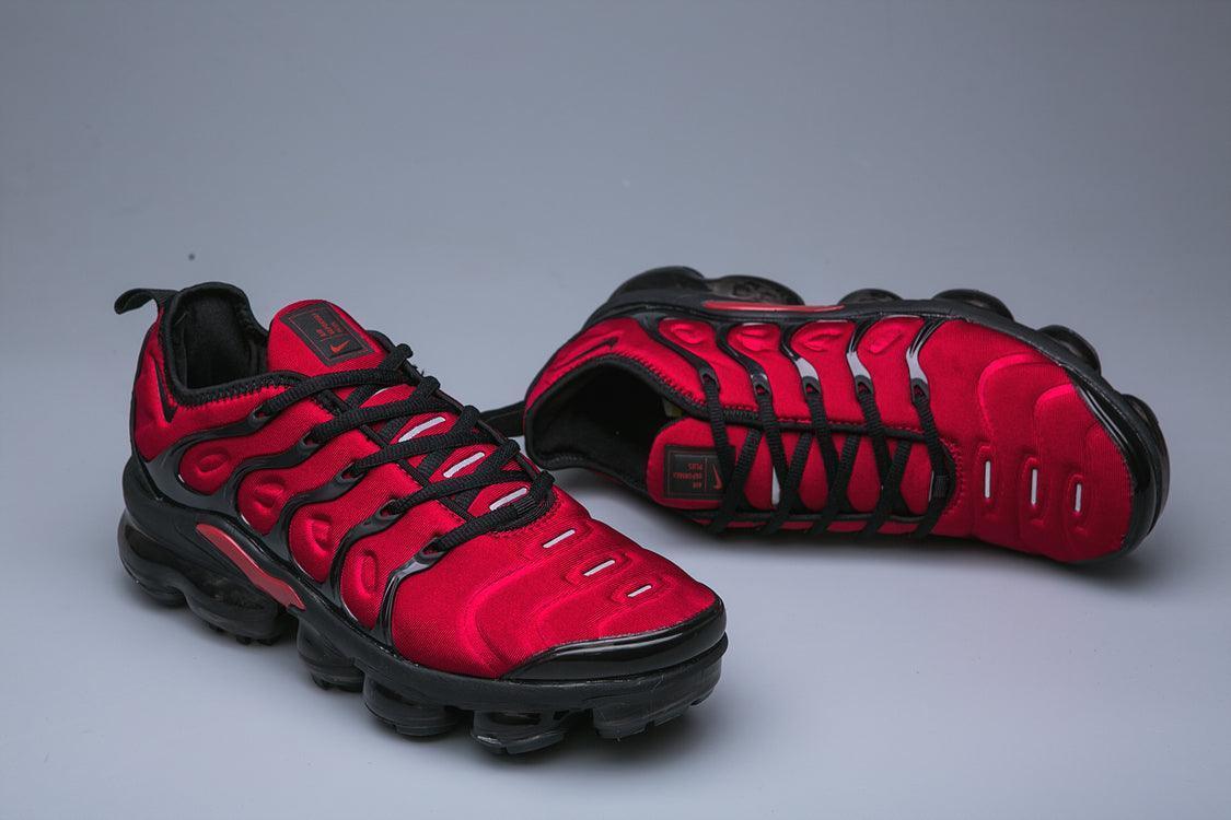 Nike Air VaporMax Plus 'University Red Black' - Banlieue91