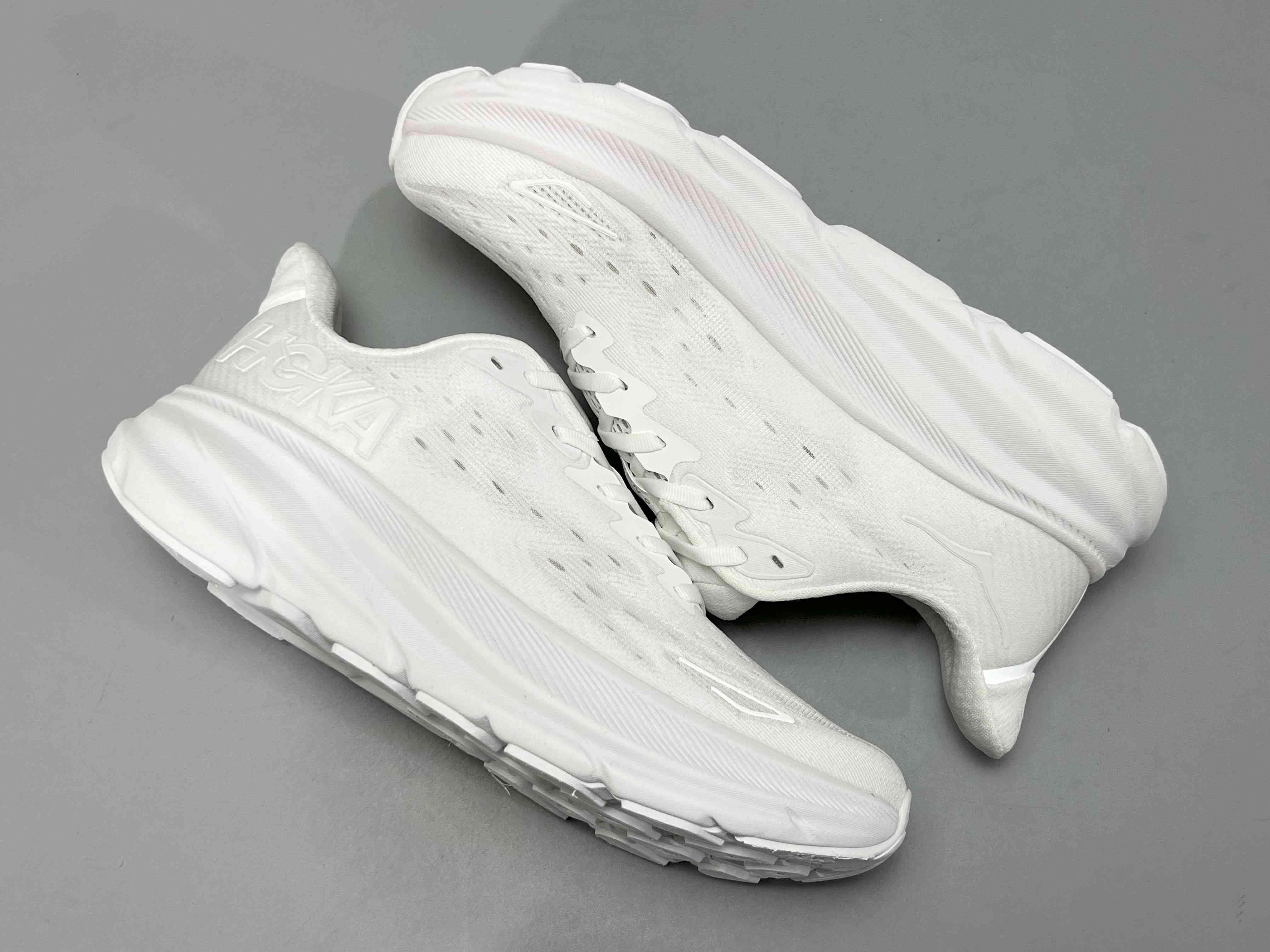 Hoka One One Clifton 9 'White' - Banlieue91