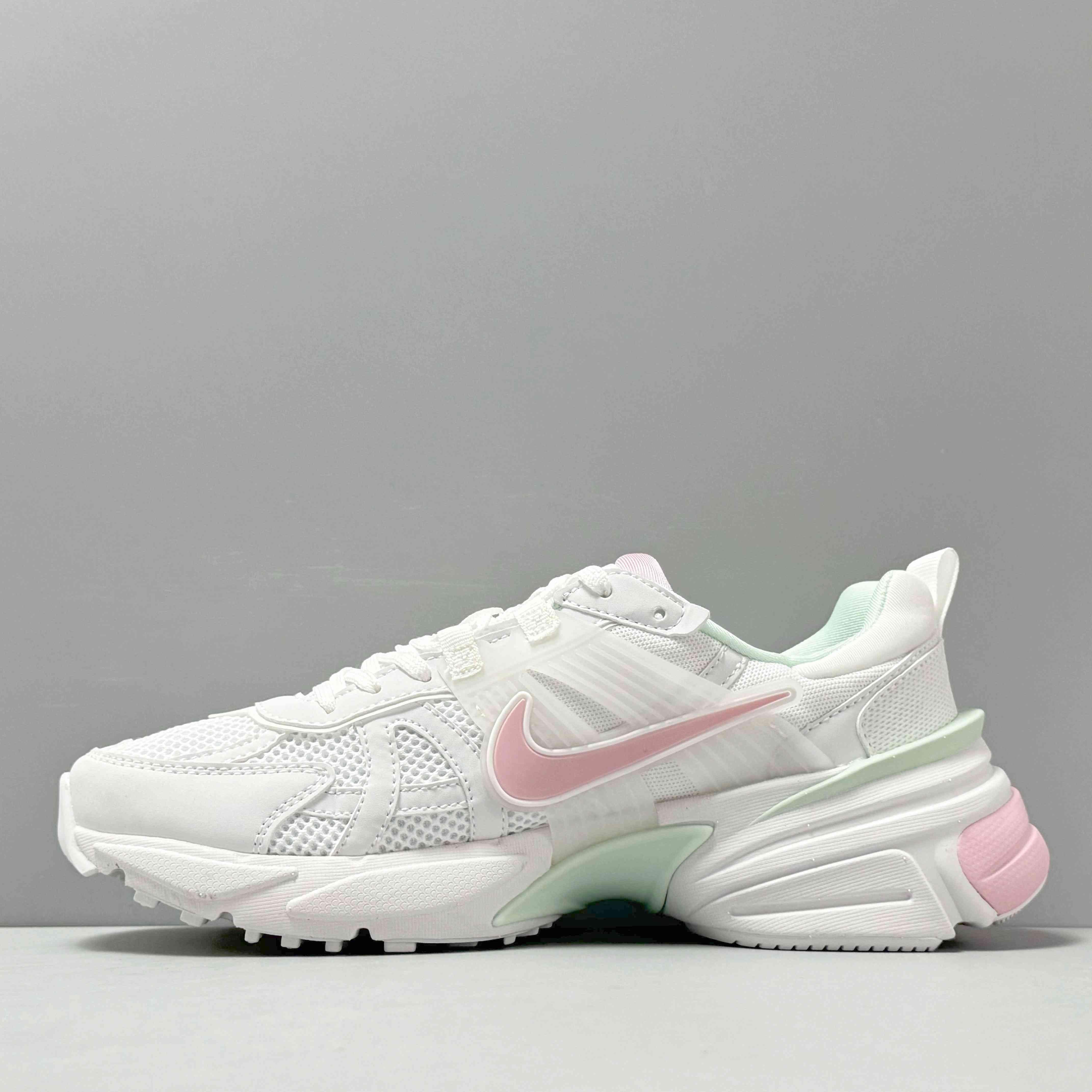 Nike V2K Run 'Pink' - Banlieue91