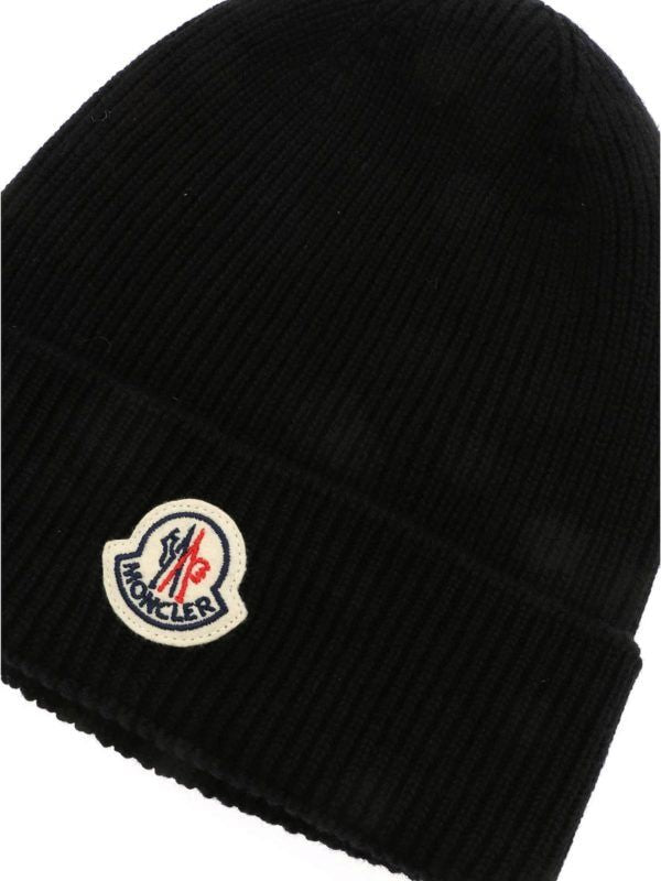 MONCLER Wool Beanie with Logo Patch - Fall/Winter 2025 - Banlieue91 -