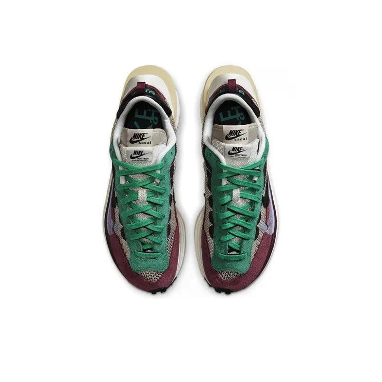 Nike X Sacai VaporWaffle 'Villain Red/Neptune Green' - Banlieue91