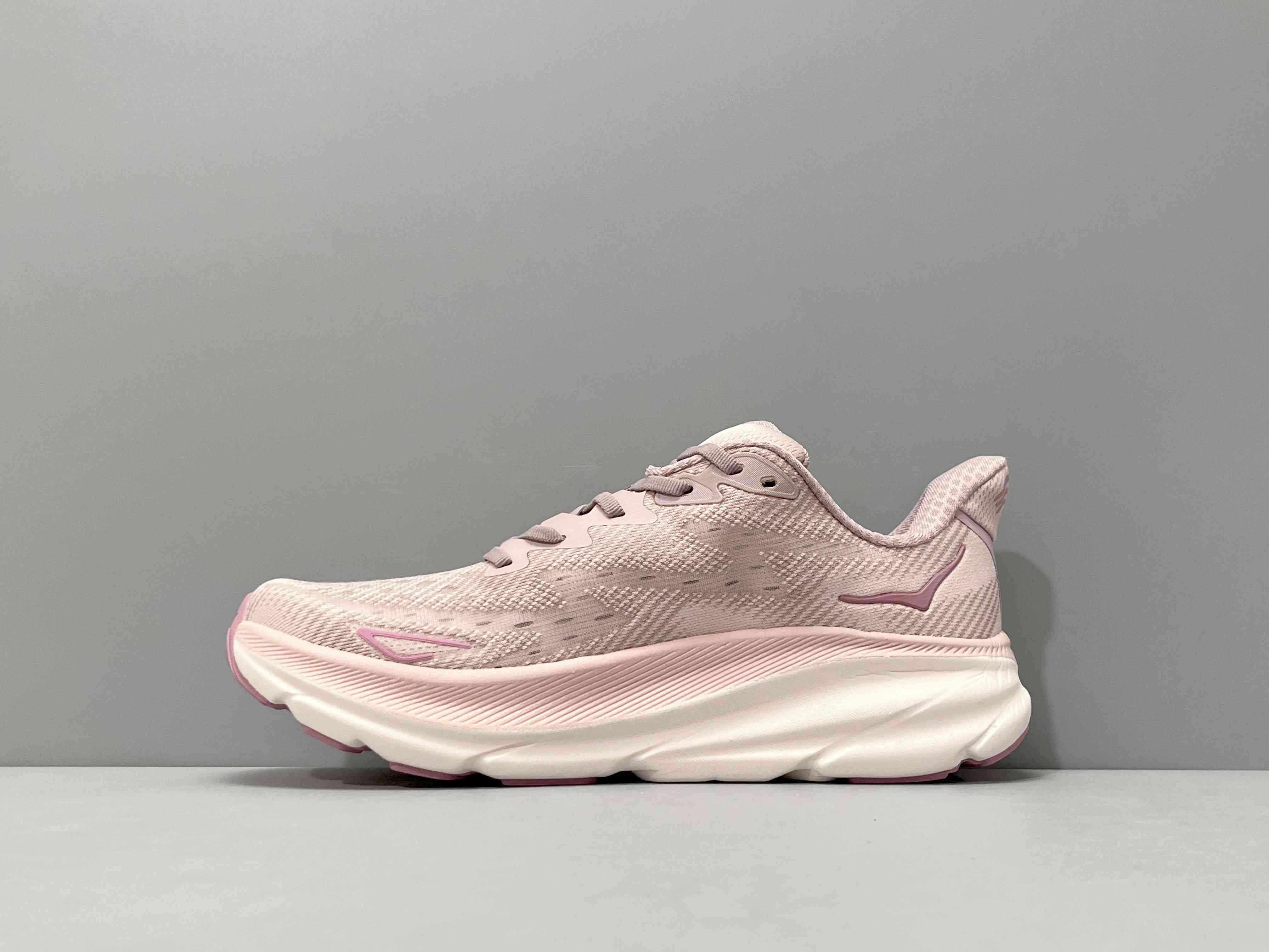 Hoka One One Clifton 9 'Peach Whip' - Banlieue91