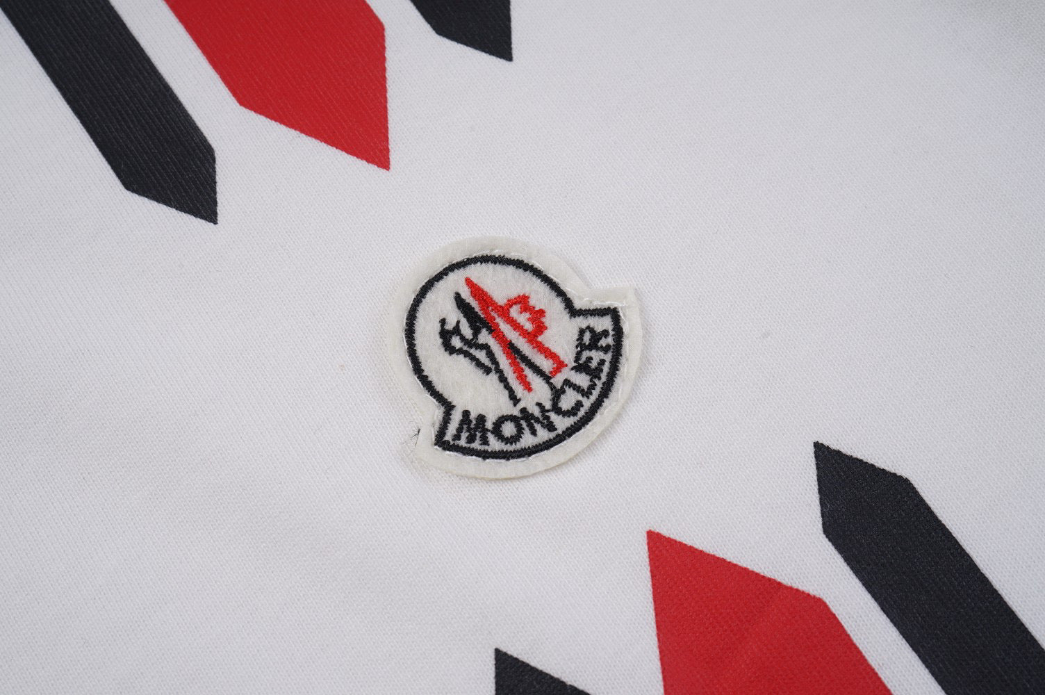 Moncler T-Shirt Without Collar 'White/Black/Red' - Banlieue91