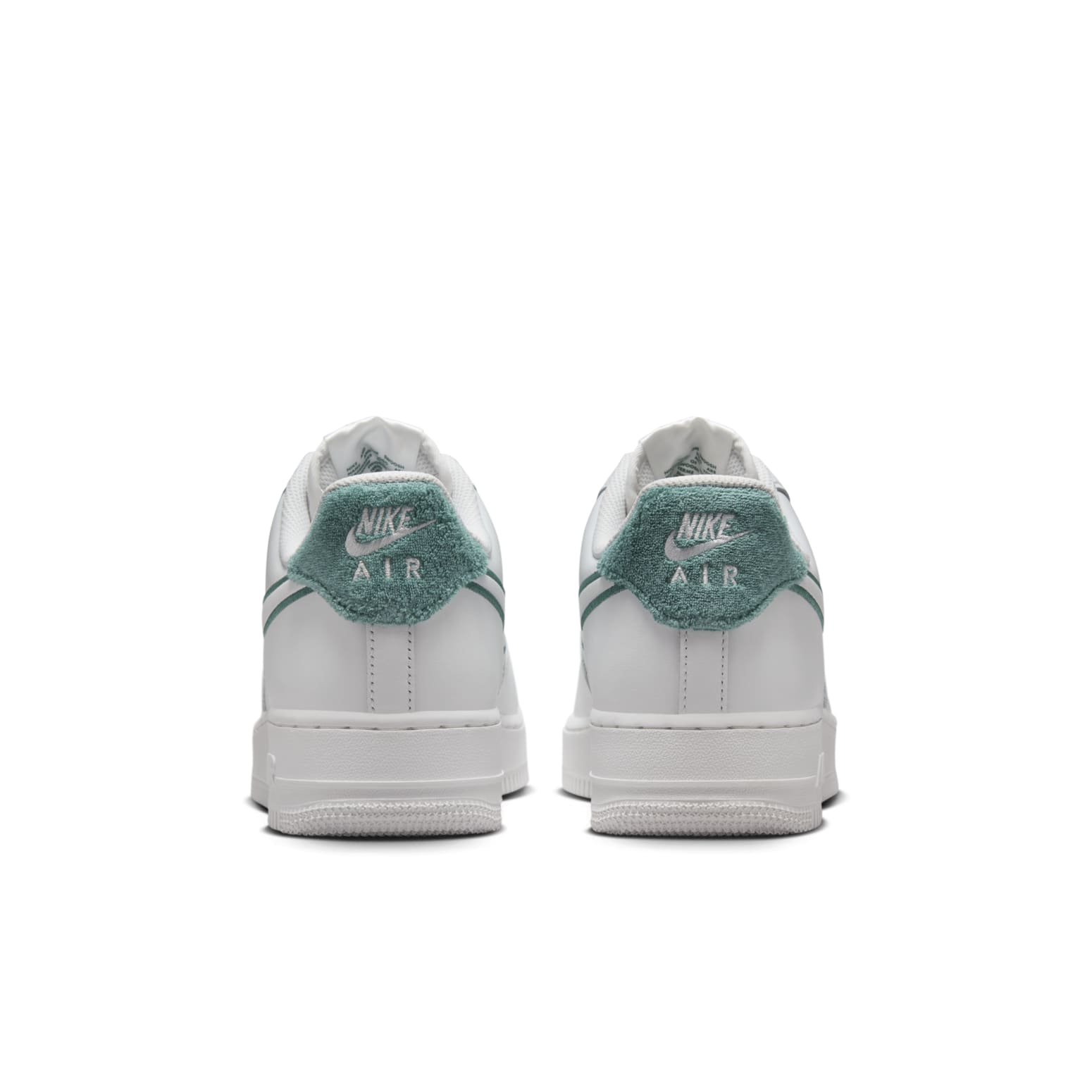 Detailed close-up of the materials on the Air Force 1 '07 LV8 'Resort and Sport', showcasing its premium finish.