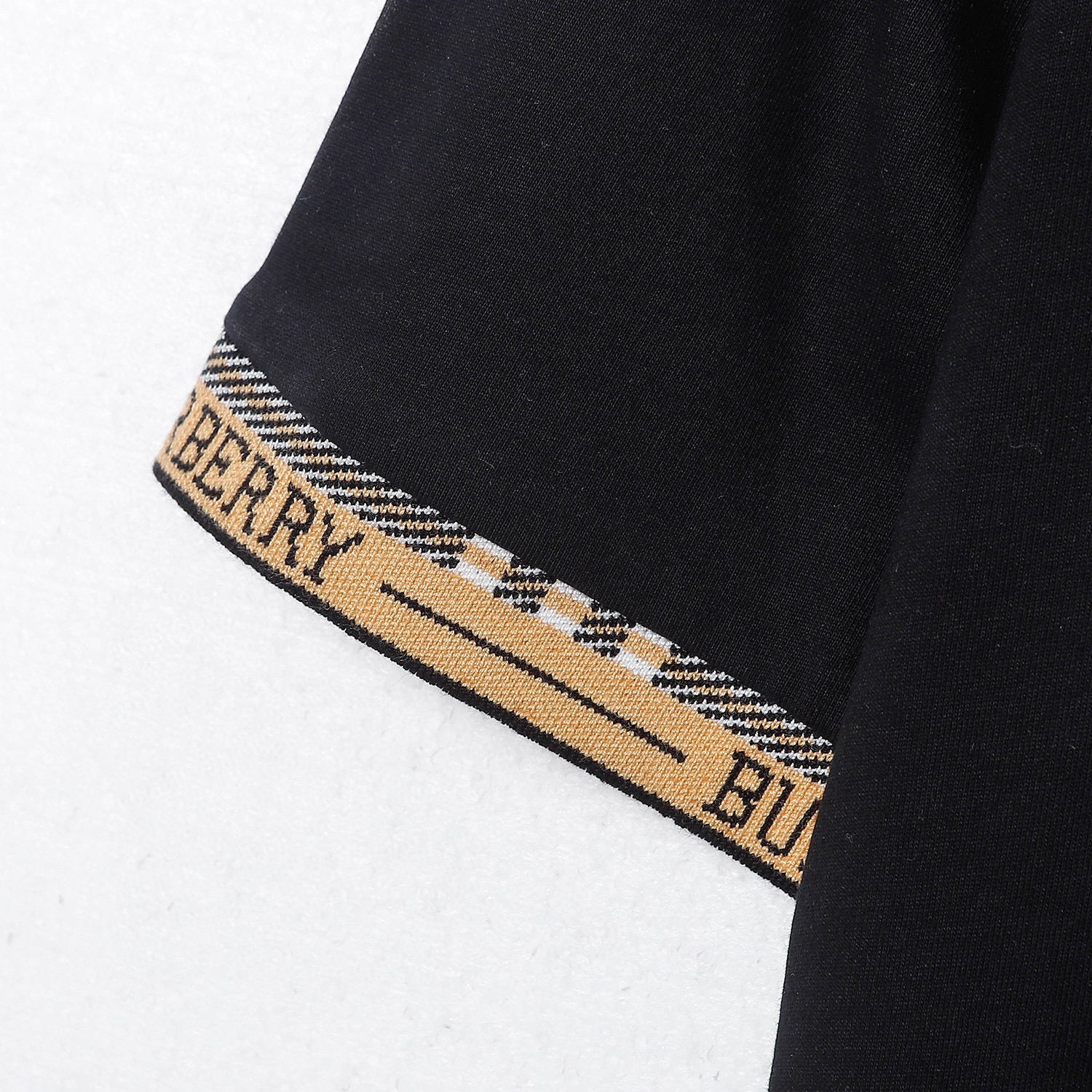 Burberry T-Shirt Without Collar 'Black & Beige' - Banlieue91