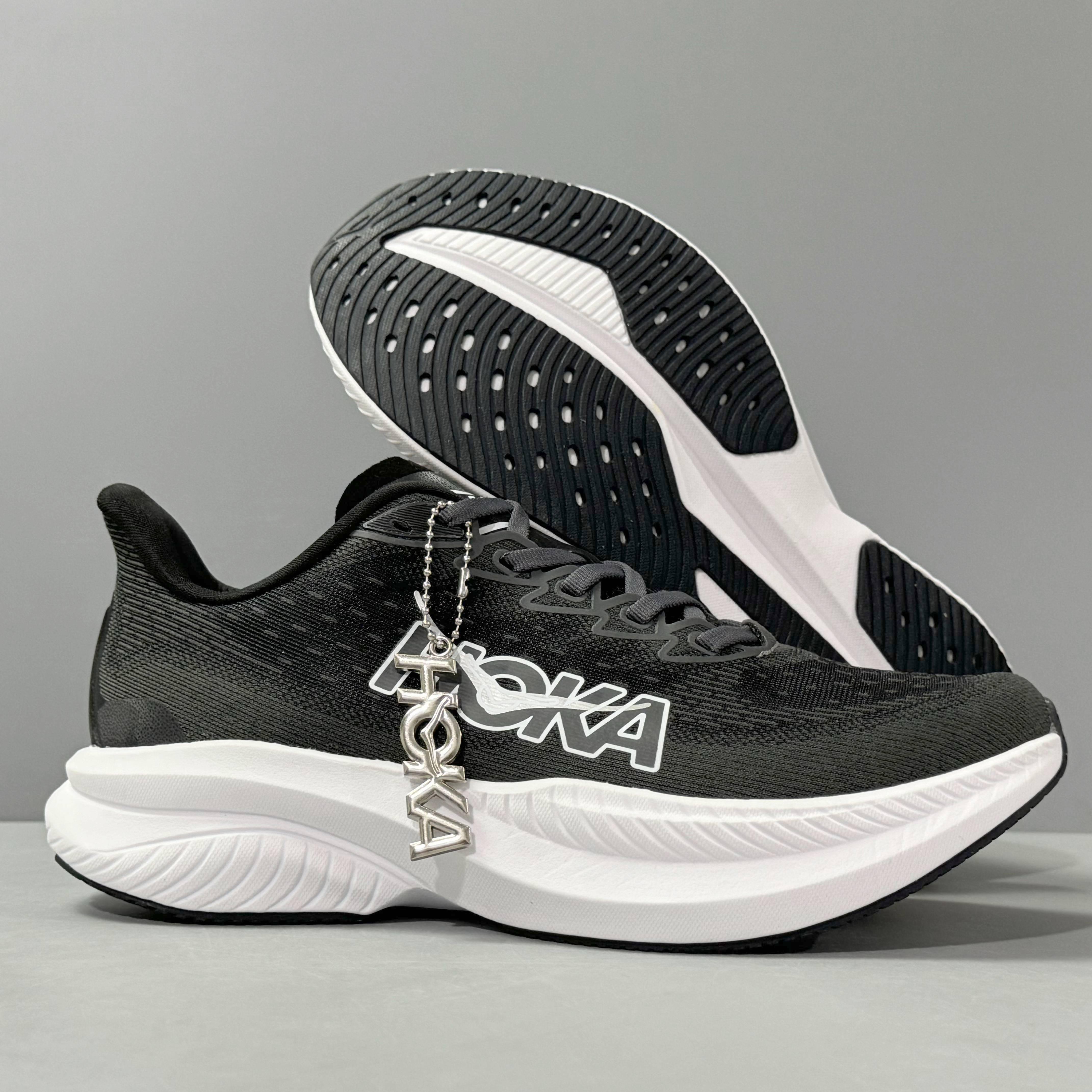 HOKA ONE ONE Mach 6 Wide 'Black White' - Banlieue91