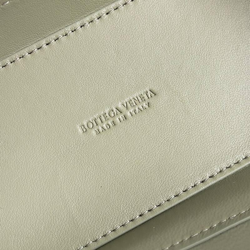 Bottega Veneta Small Vanity Case On Strap - Banlieue91