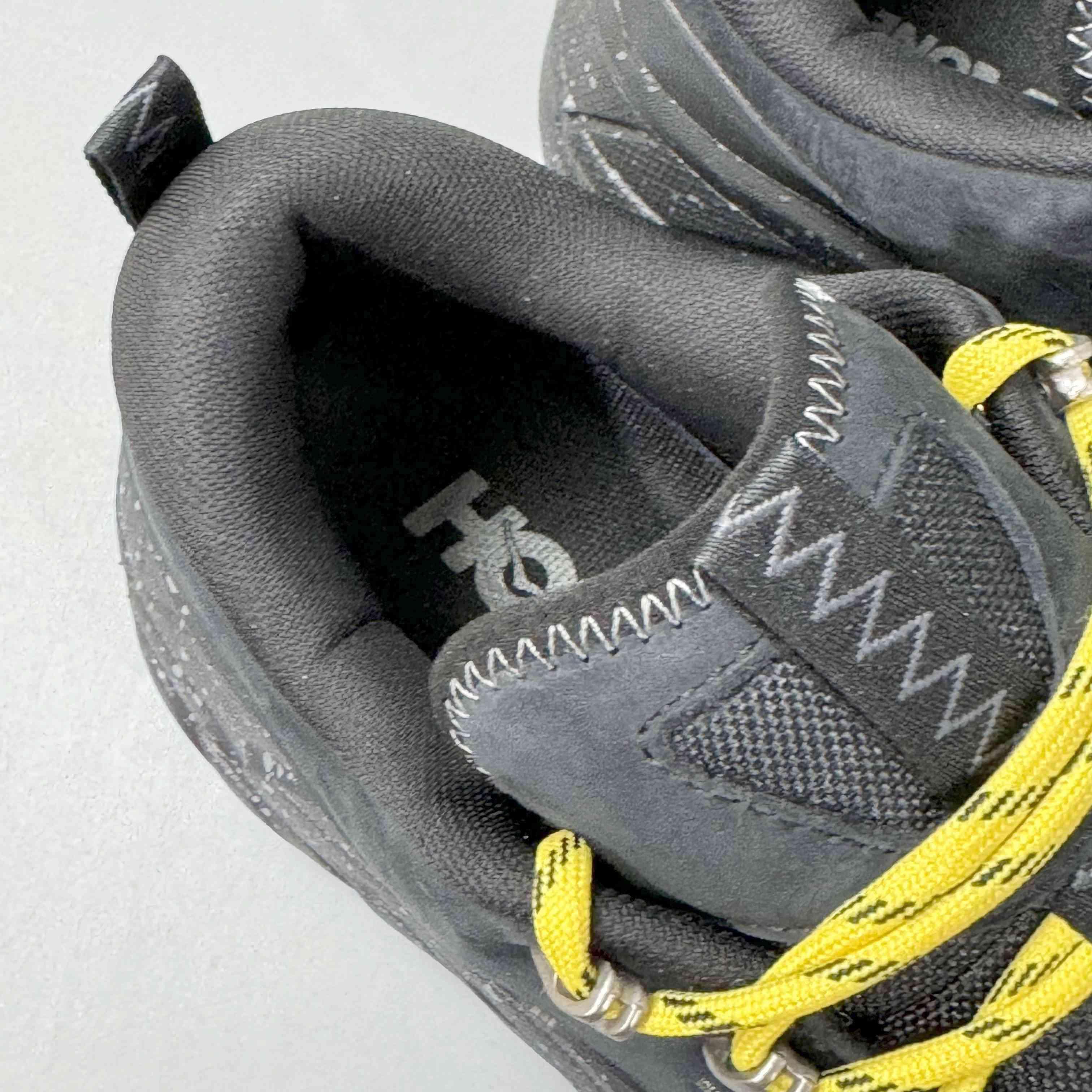 Hoka One One Tor Summit 2 'Black' - Banlieue91