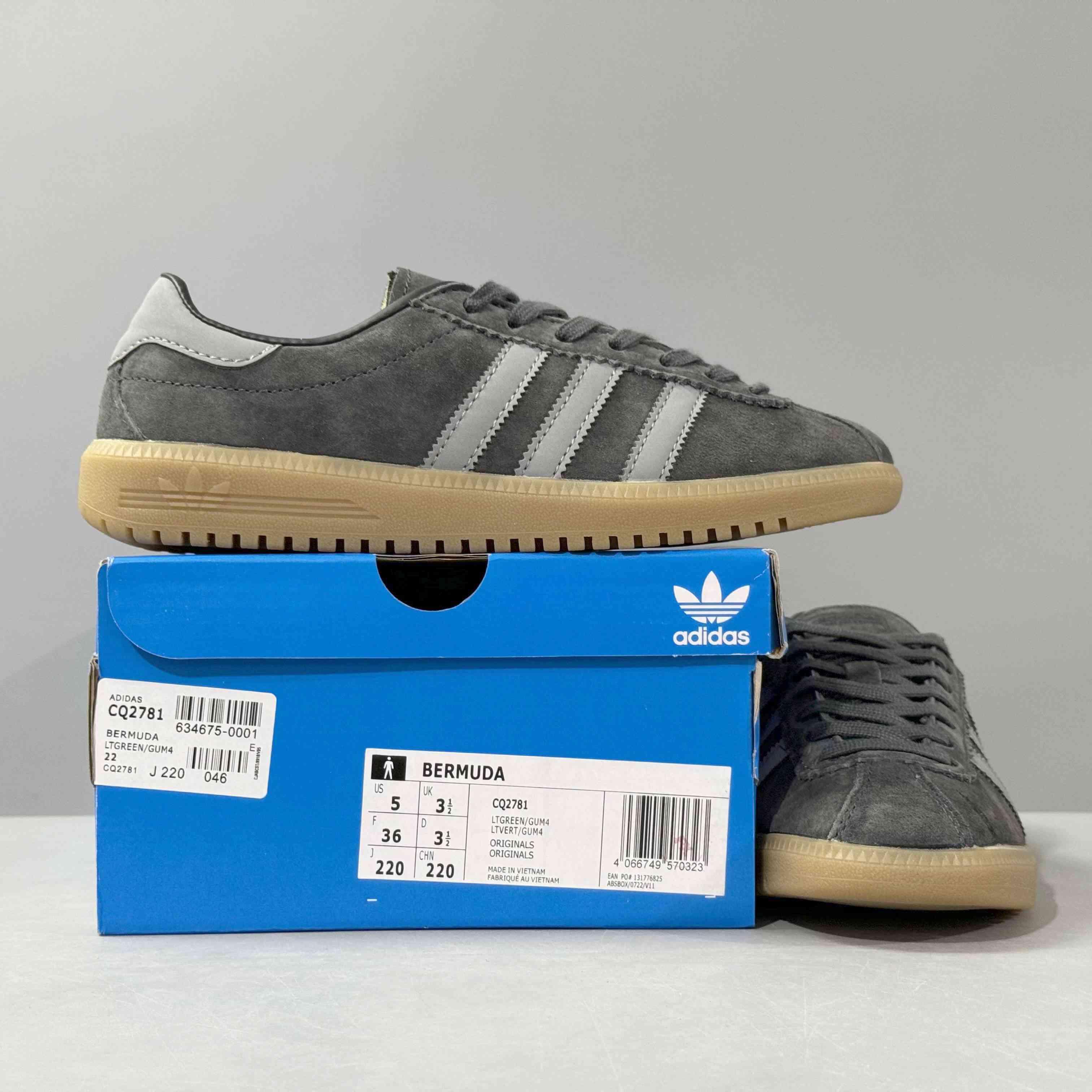 Adidas Originals Bermuda 'Carbon, Grey Four & Gum' - Banlieue91