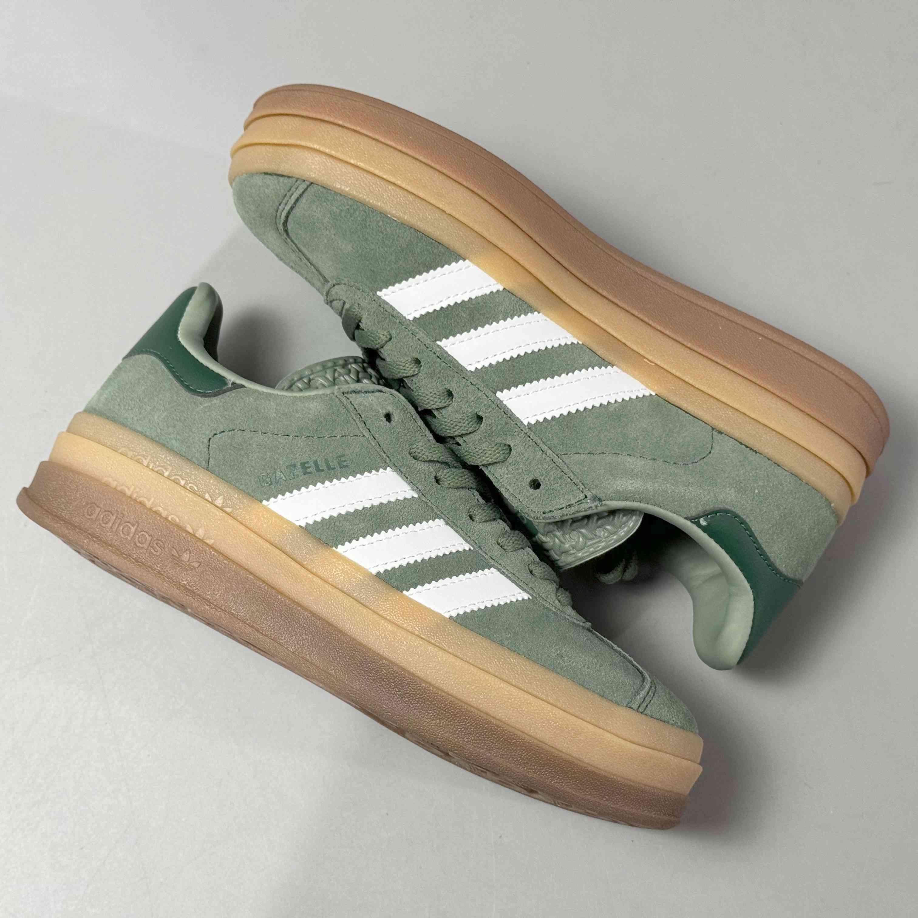 Adidas Originals Gazelle Bold 'Silver Green Gum' - Banlieue91