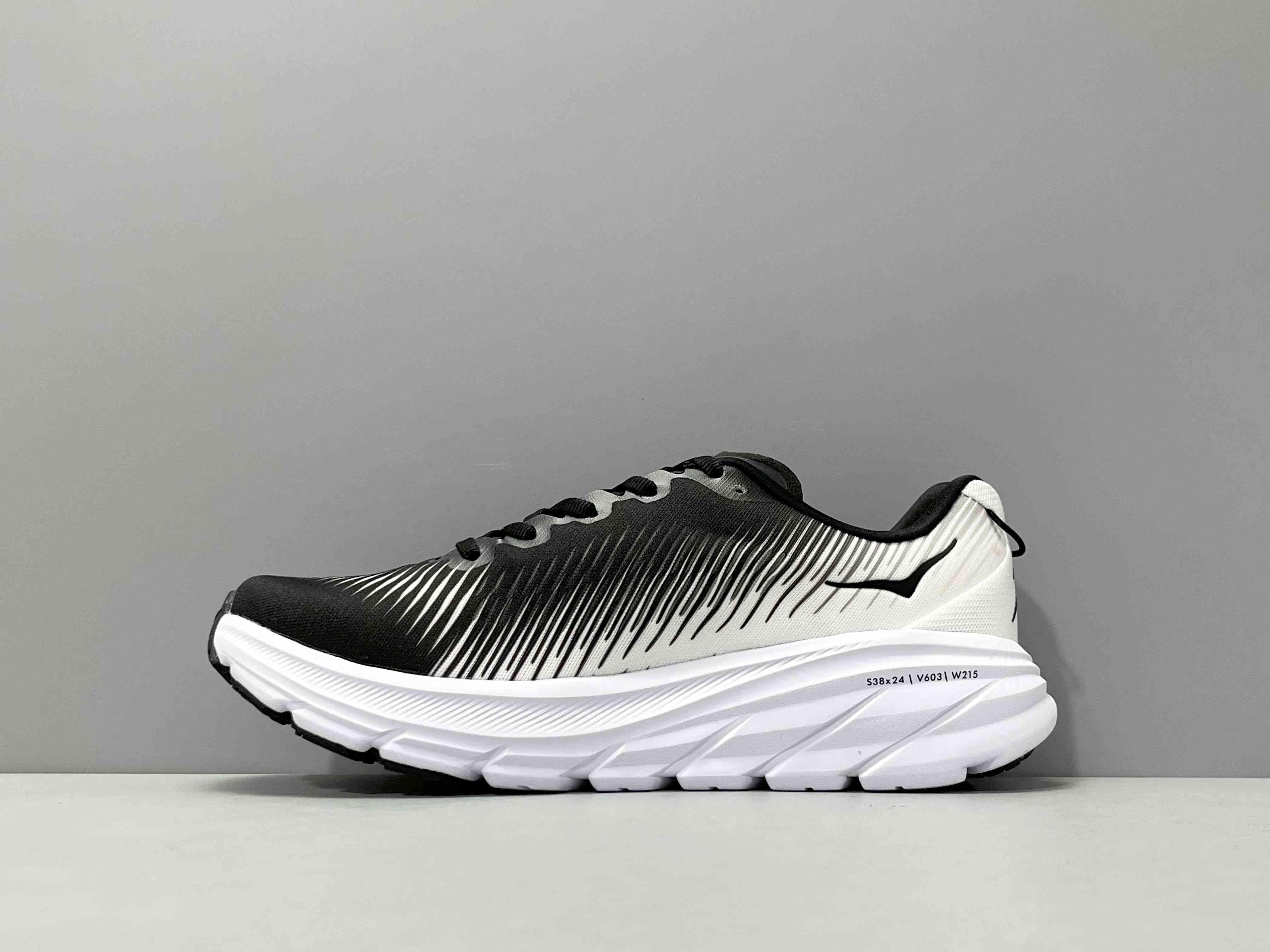 Hoka One One Rincon 3 'Black White' - Banlieue91