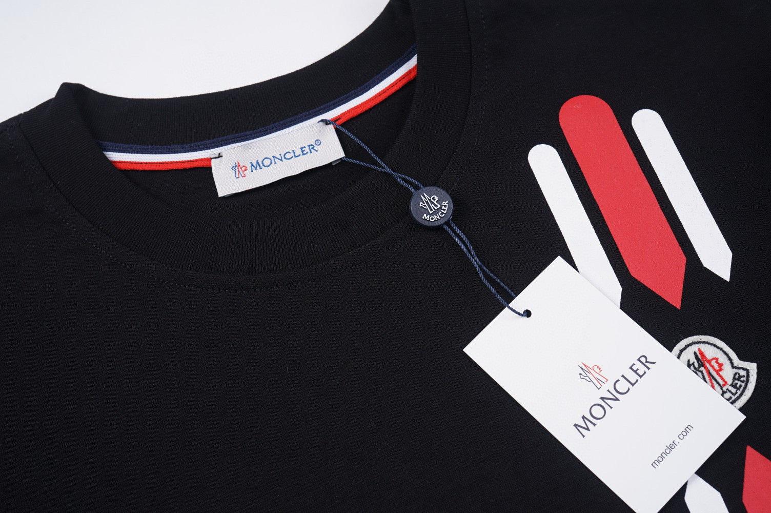 Moncler T-Shirt Without Collar 'Black/White/Red' - Banlieue91