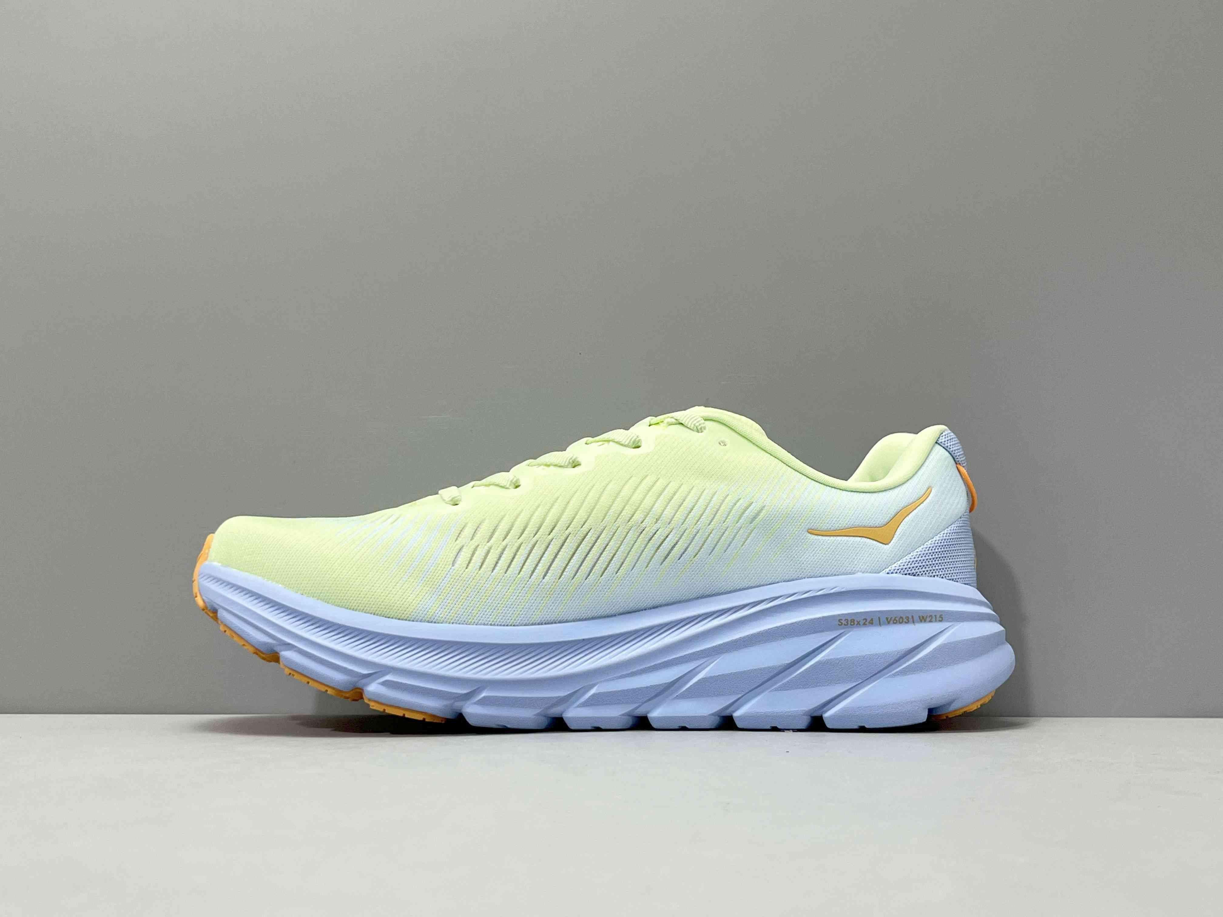 Hoka One One Clifton 8 'Butterfly Yellow Summer Song' - Banlieue91