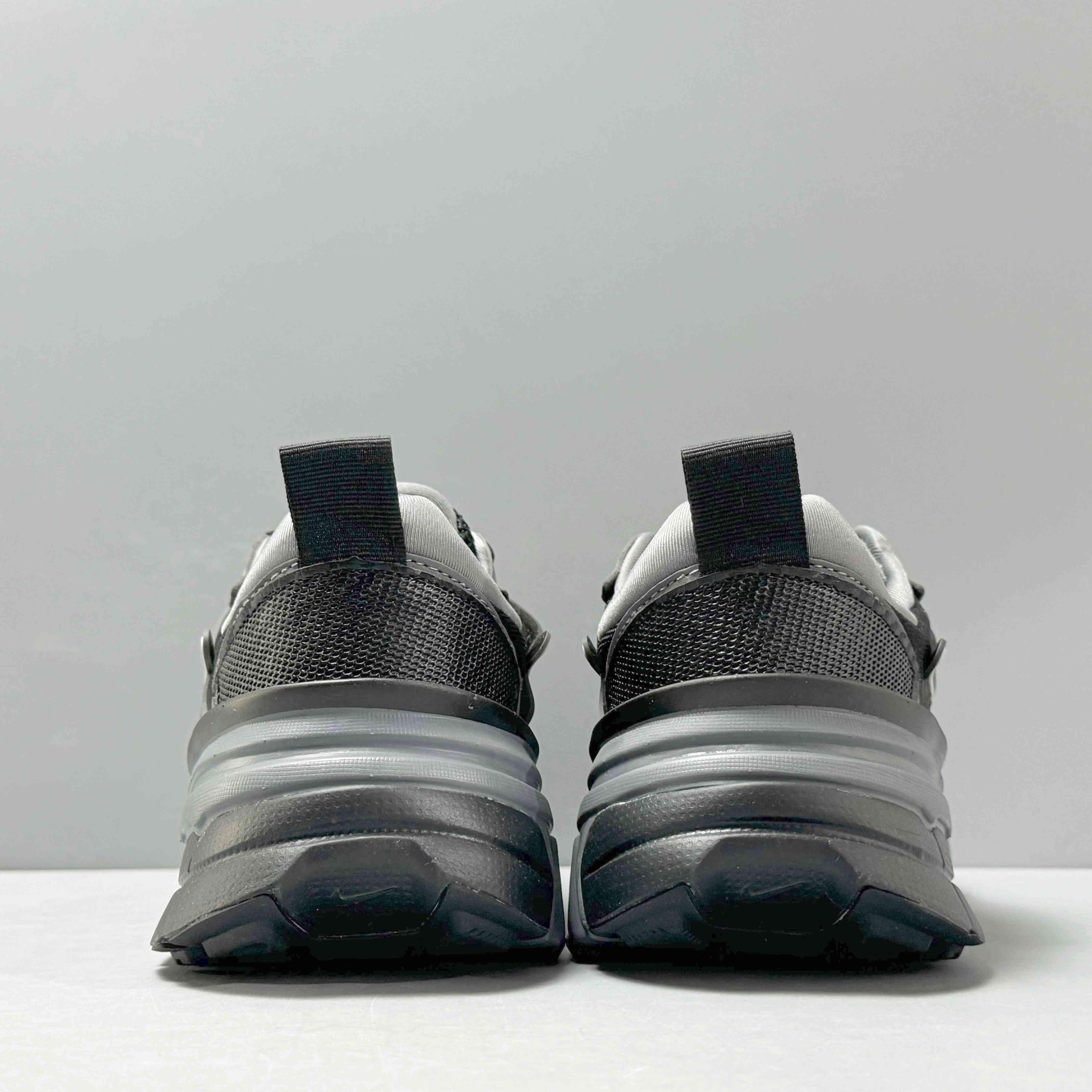 Nike V2K Run 'Black Dark Smoke Grey' - Banlieue91