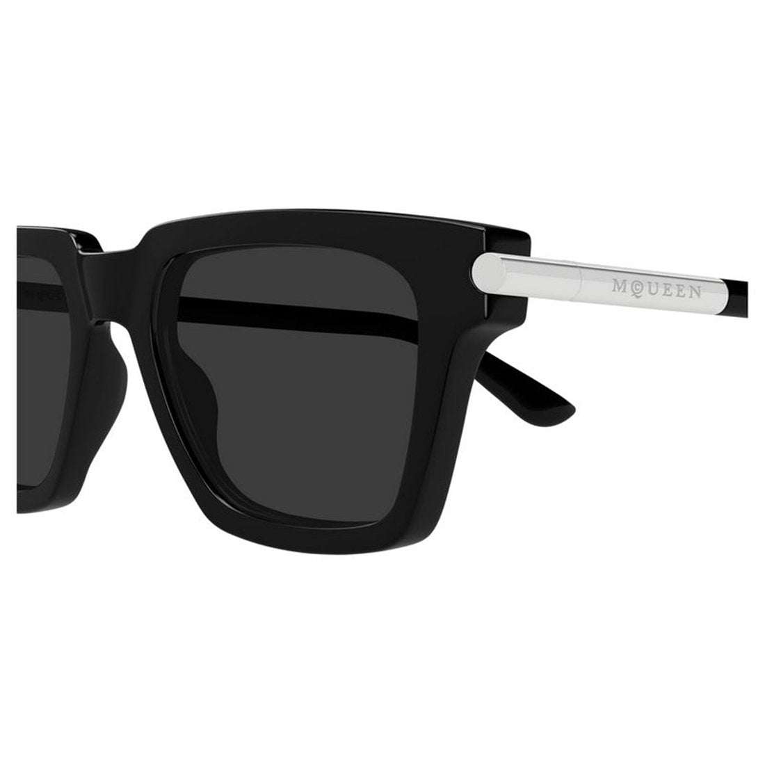ALEXANDER MCQUEEN Classic Men's Sunglasses AM0519S - Timeless Style - Banlieue91 -