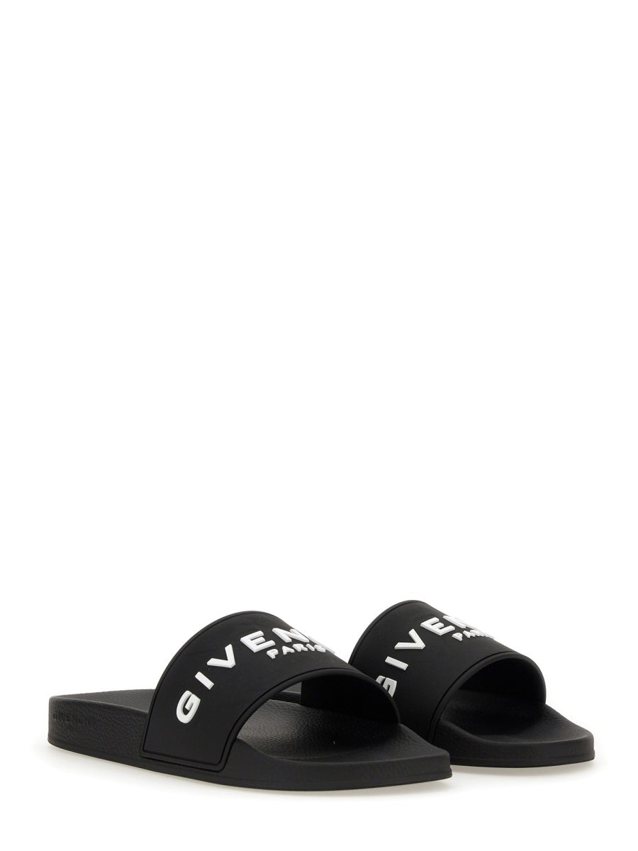 GIVENCHY Stylish Slide Sandals with Logo - 3 cm Rubber Sole - Banlieue91 -