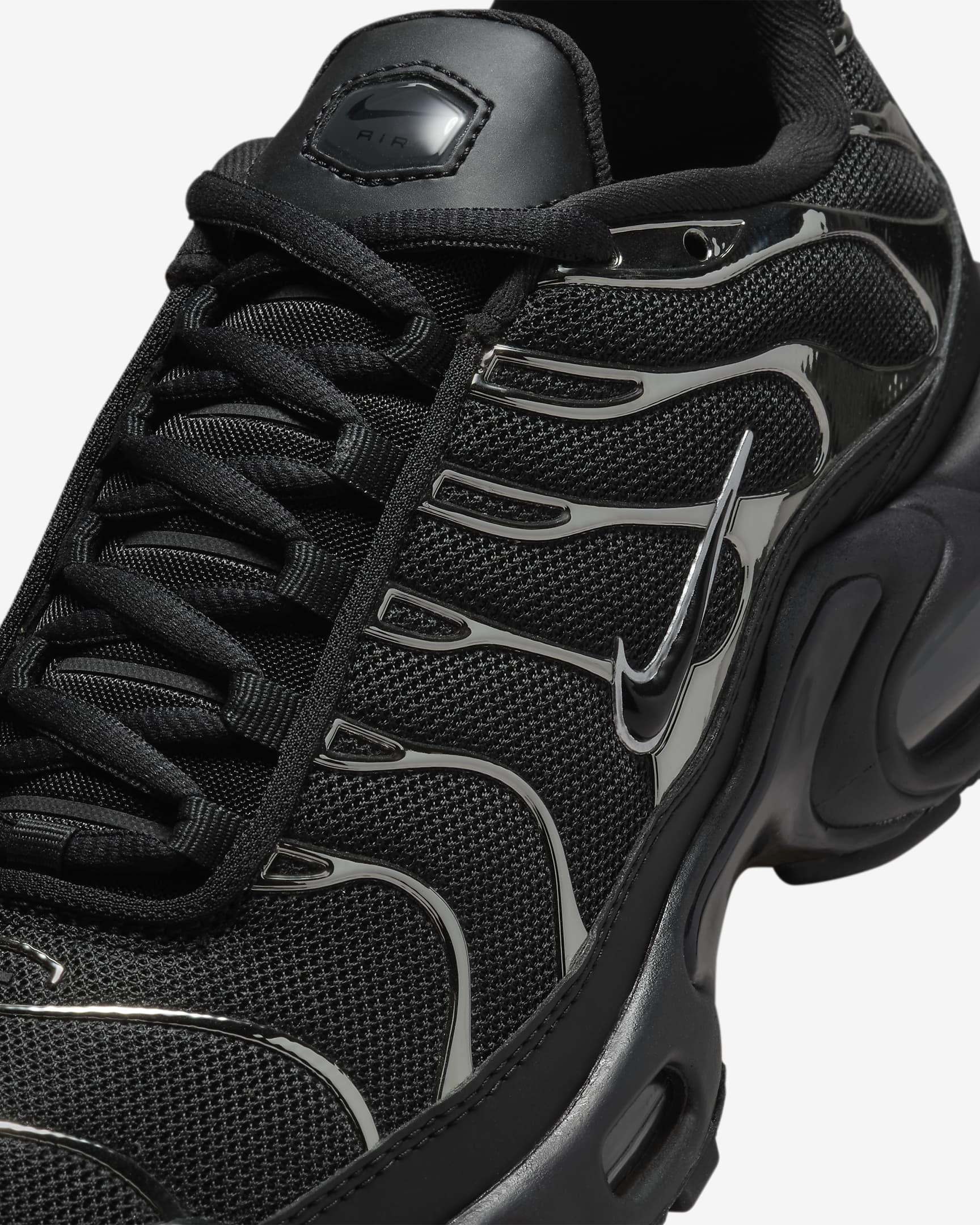 Nike Air Max Plus SE 'Black Chrome' - Banlieue91