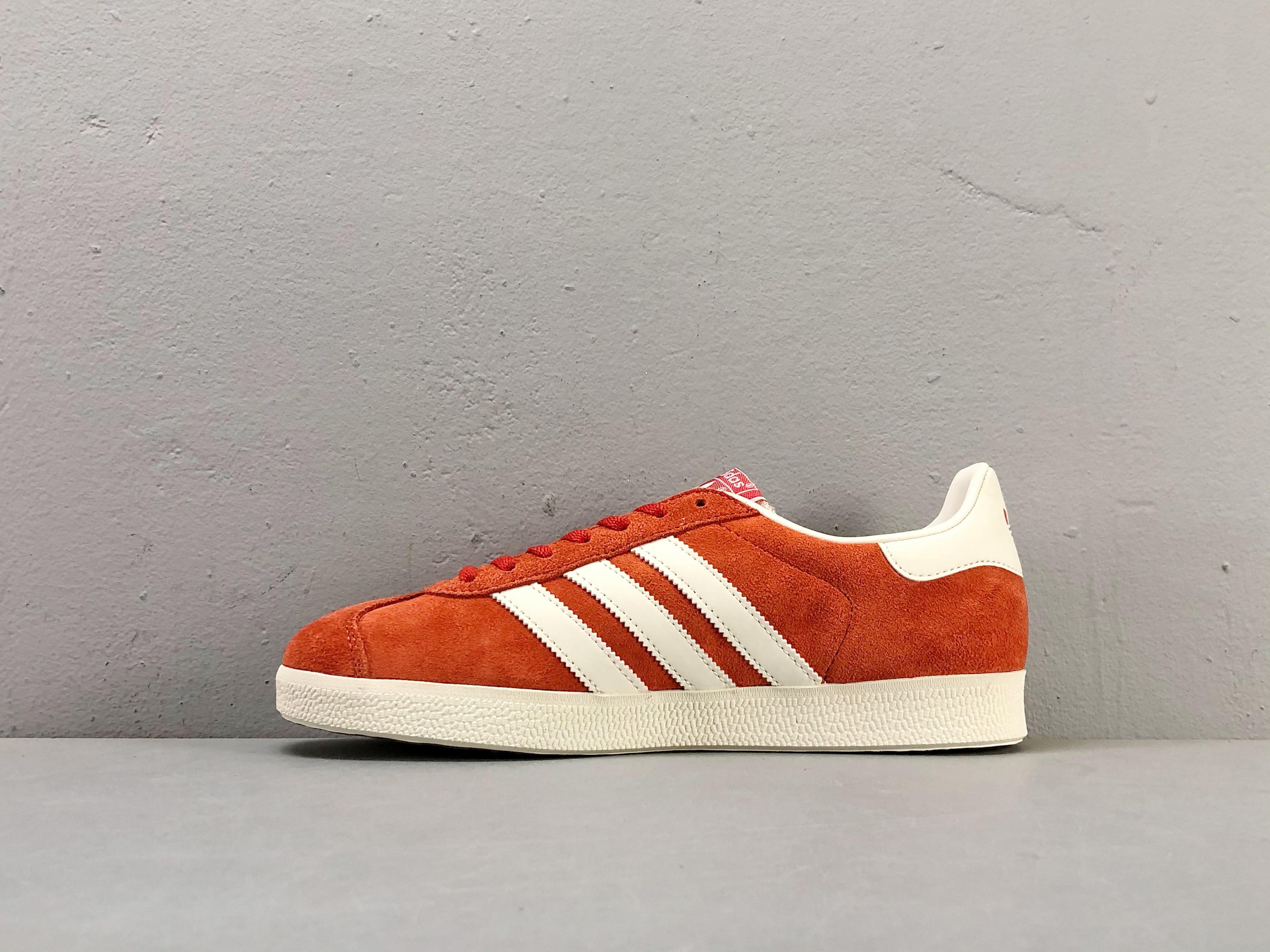 Adidas Originals Gazelle Indoor 'BPreloved Red Off White Cream White' - Banlieue91