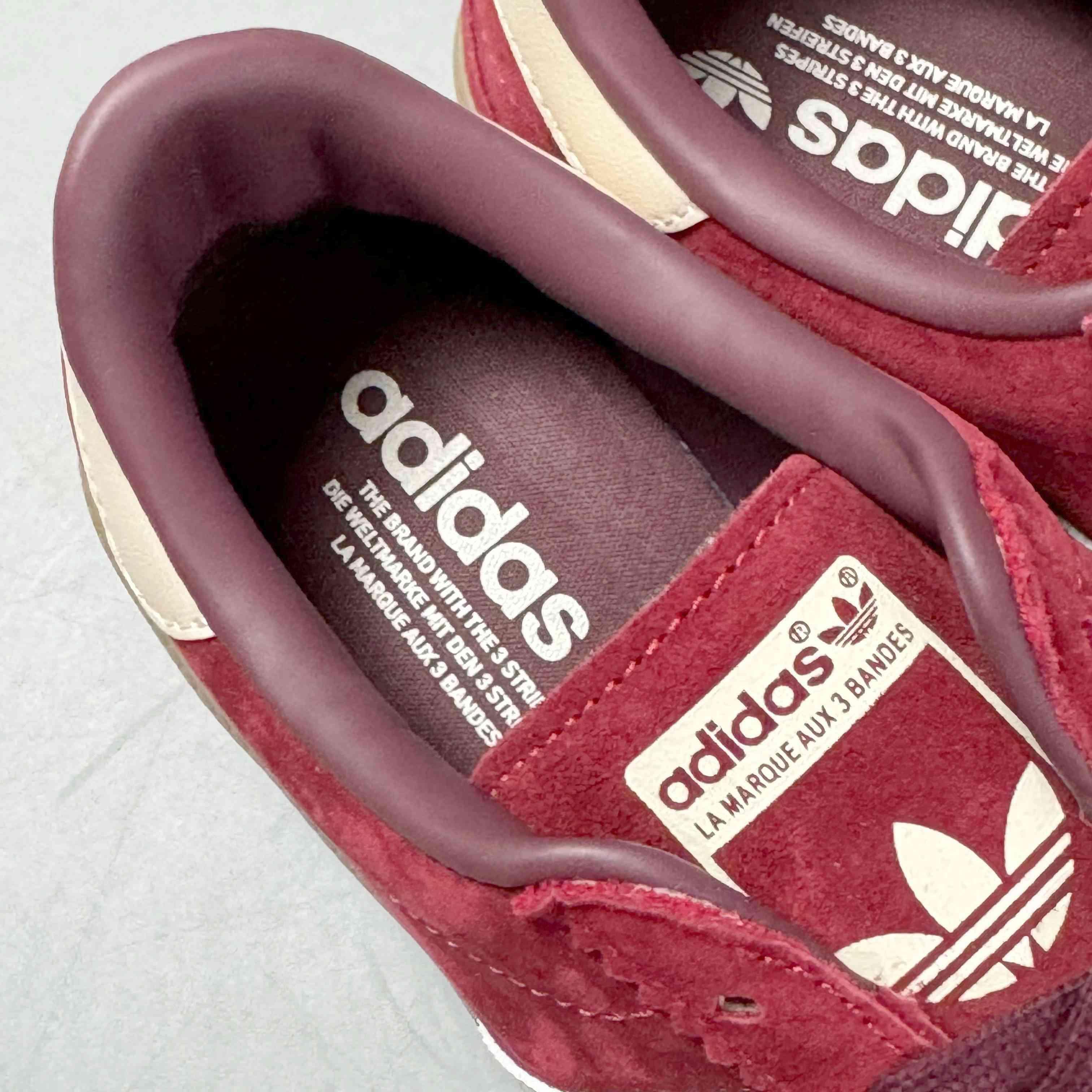 Adidas Originals Bermuda 'Collegiate Burgundy' - Banlieue91